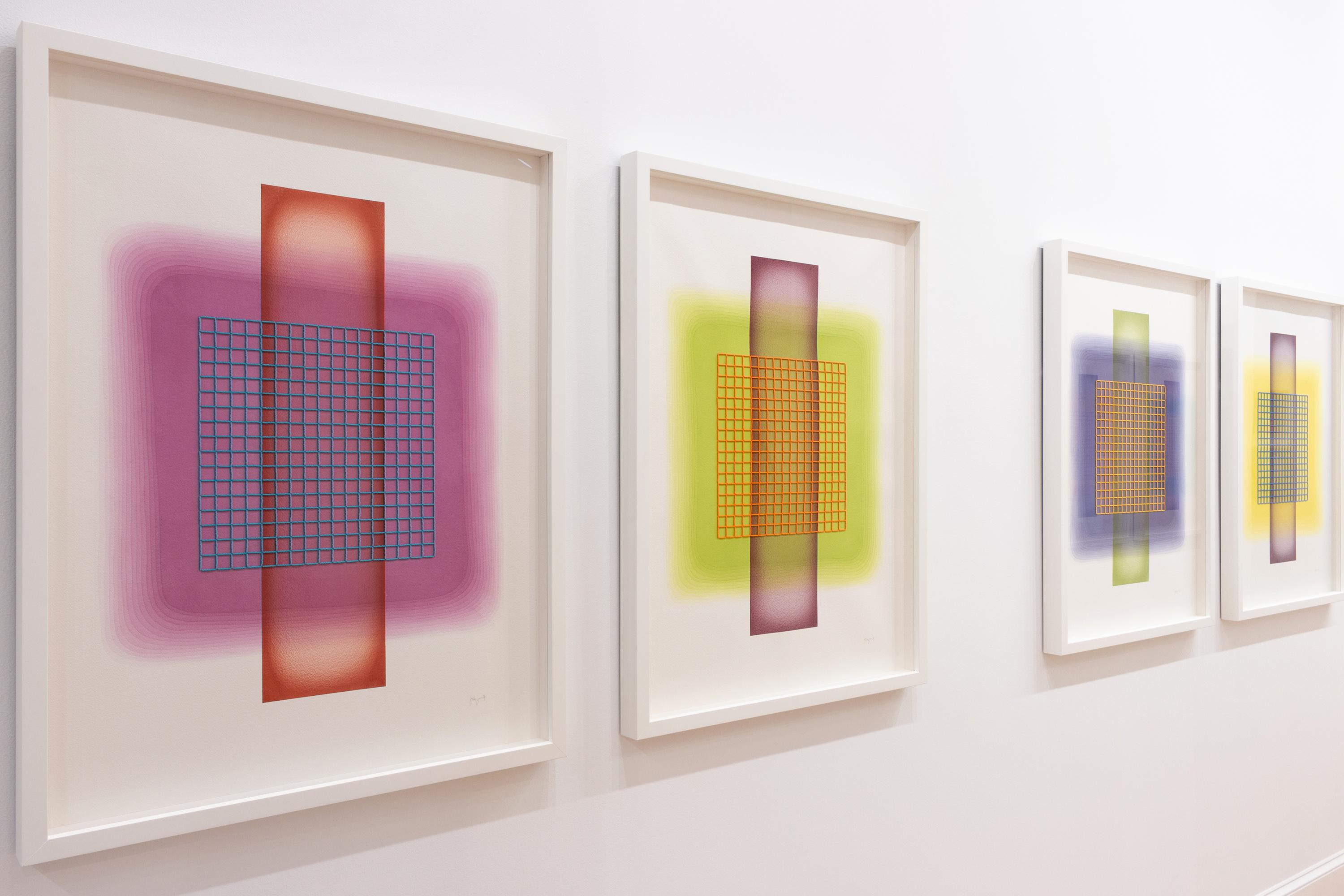 Cette pièce présente des nuances de vert, d'orange et de violet.

Gretchen Wagner, artiste et designer basée à Atlanta, est influencée par l'utilisation des couleurs et leurs interactions. Son œuvre la plus récente, 