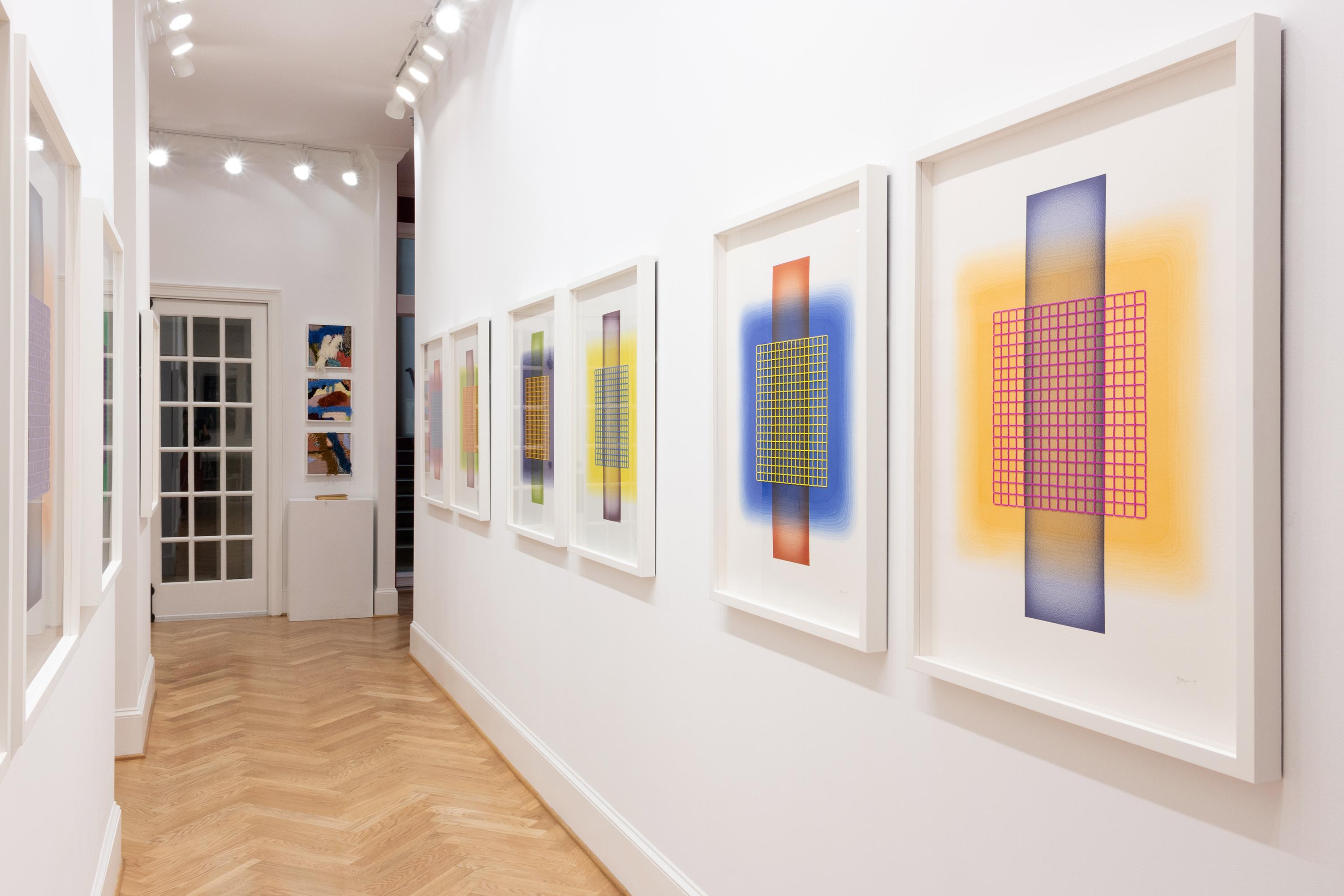 Questo pezzo presenta sfumature di arancione, rosa e blu.

Gretchen Wagner, artista e designer di Atlanta, è influenzata dall'uso dei colori e dalle loro interazioni. Il suo lavoro più recente, 