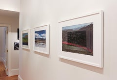 ""Walking Line in the Hills of LA"" Figurative Landschaftsfotografie - Goldsworthy