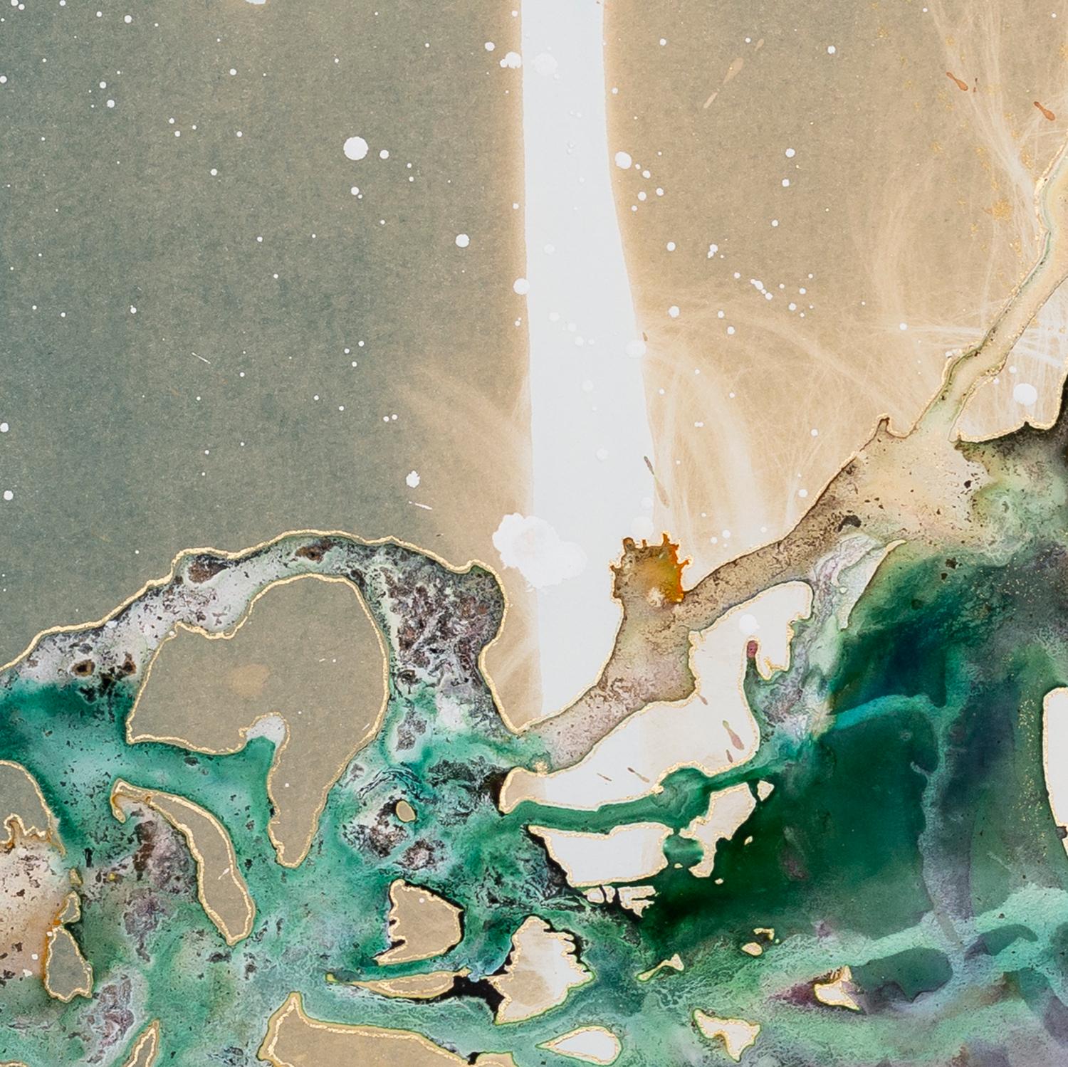 „Corona 2“ – Abstrakte Natur – Mixed Media – Cyanotypie – Kapoor (Grau), Abstract Drawing, von Caroline Bullock