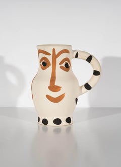 "AR 437 - Cuatro Caras" jarra de barro blanco del artista Pablo Picasso