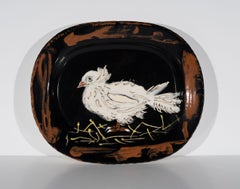 "AR 79 - Dove on Straw Bed" 1949 white earthenware clay platter by Pablo Picasso