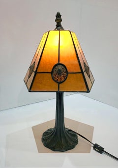 17-inch high signed Richard Hoosin Studio limpet shell incandescent table lamp