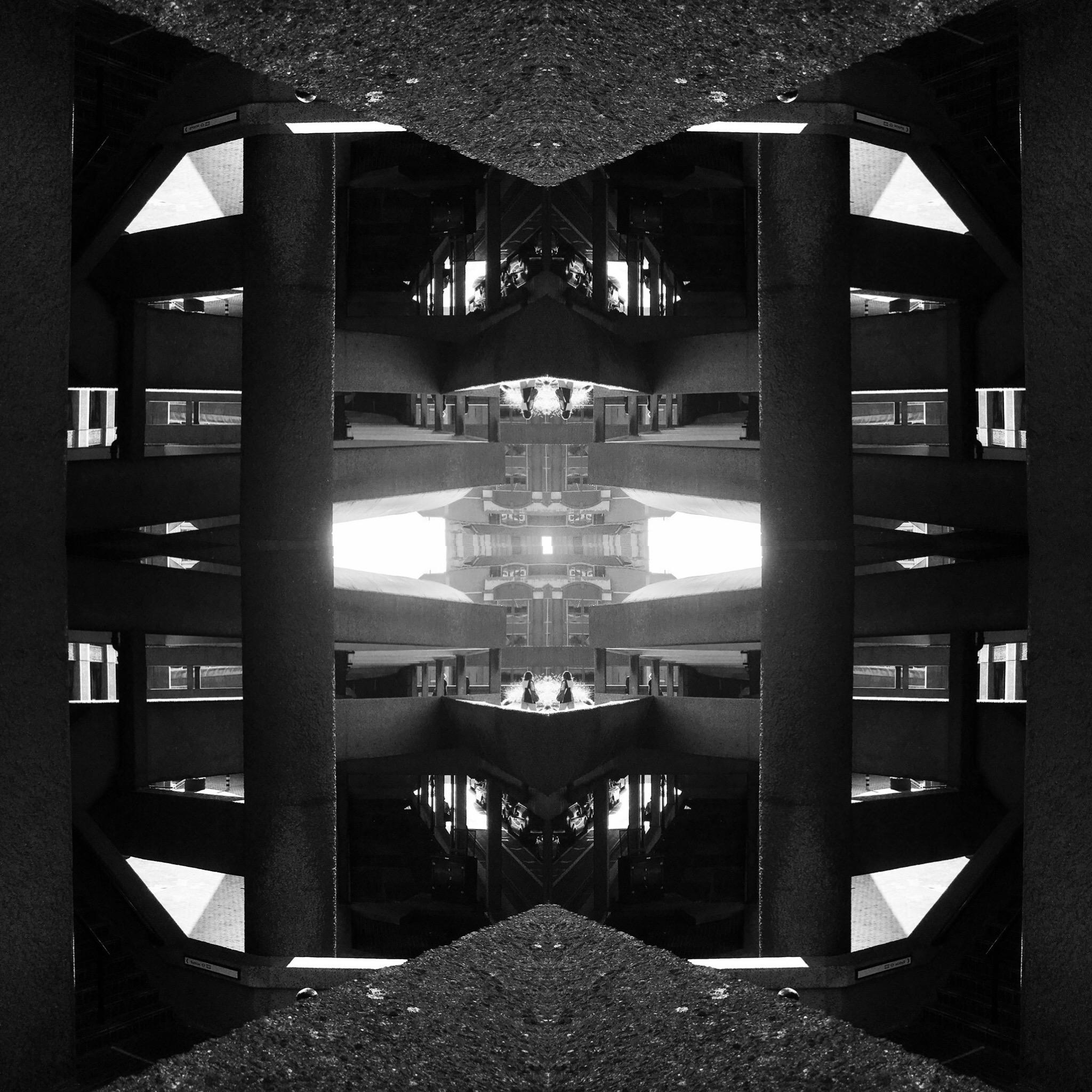 Photographie en noir et blanc, "Brutalism -Barbican Centre, Londres No11"2021