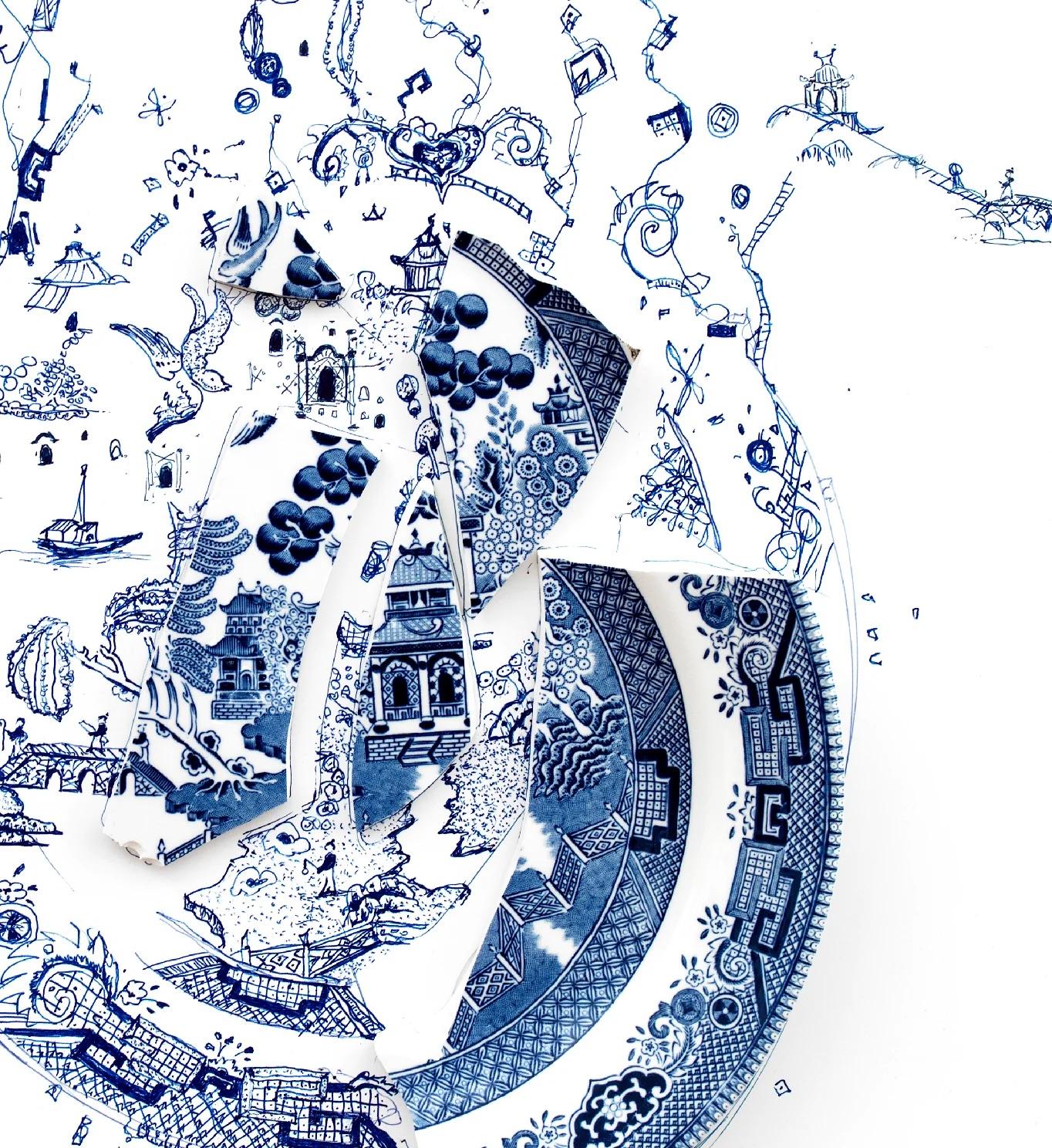 Fragmenté en bleu avec impression d'arcs - Art de Robert Strati