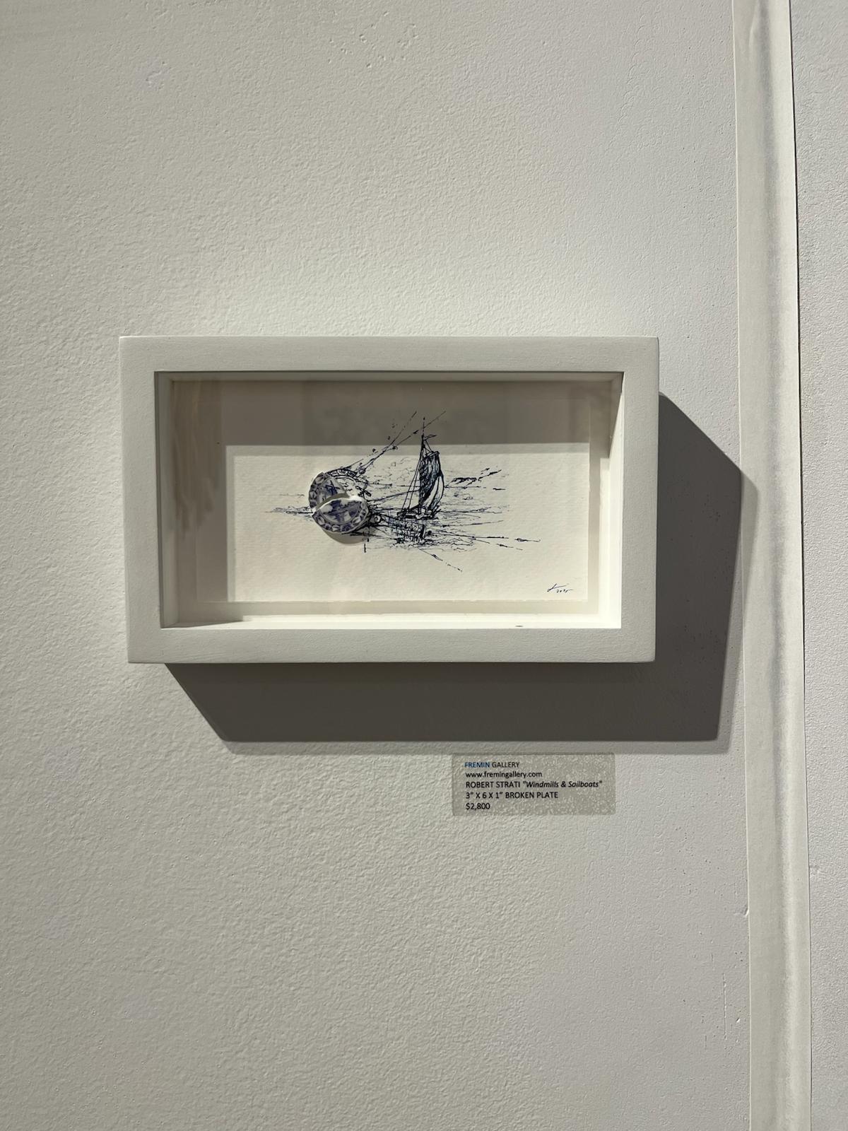 Robert Strati est un artiste américain qui crée des œuvres d'art multimédia à partir d'assiettes cassées. Sa récente série 