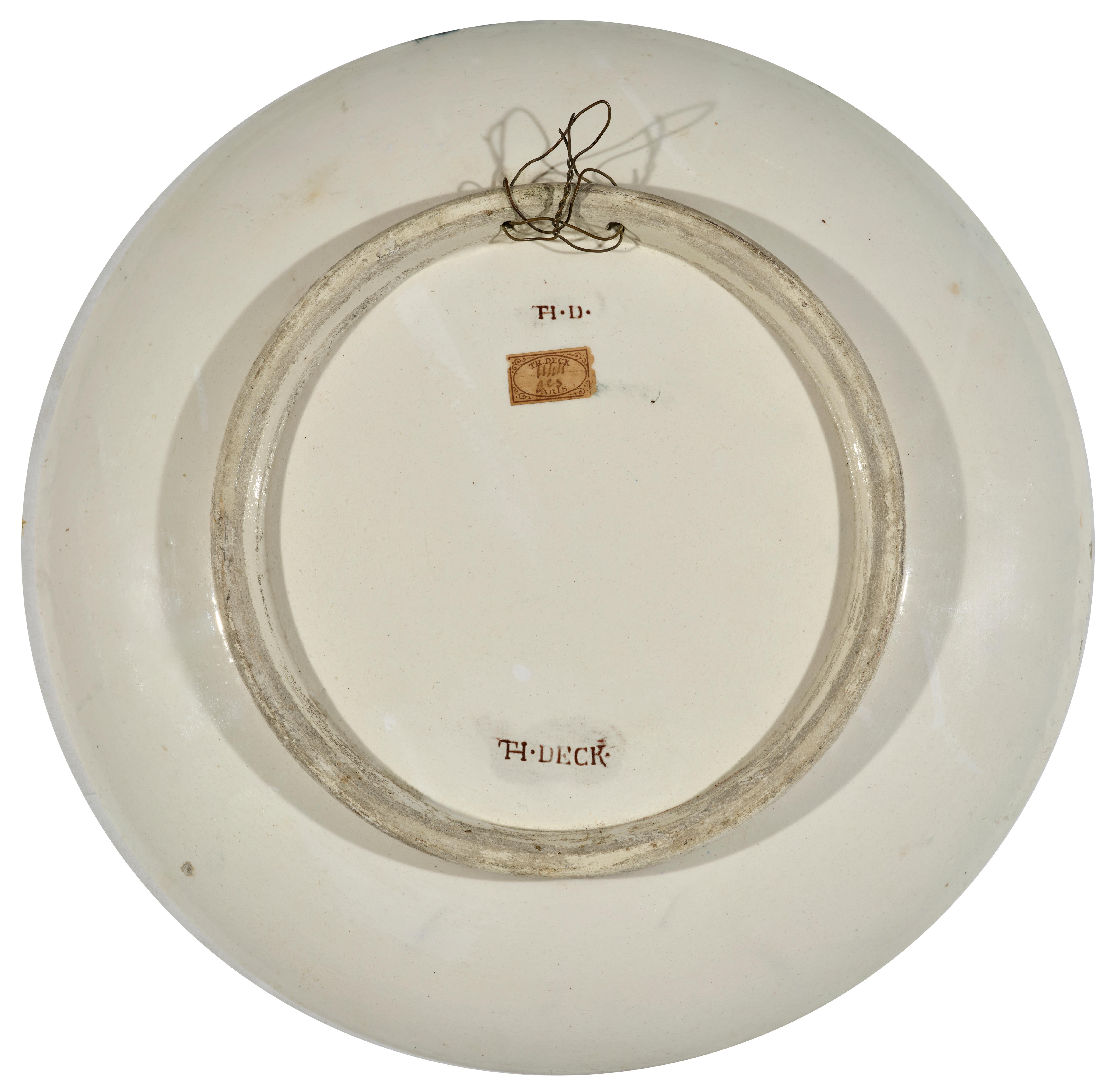 Plat circulaire décoré par Paul Helleu avec un portrait de femme en vente 1