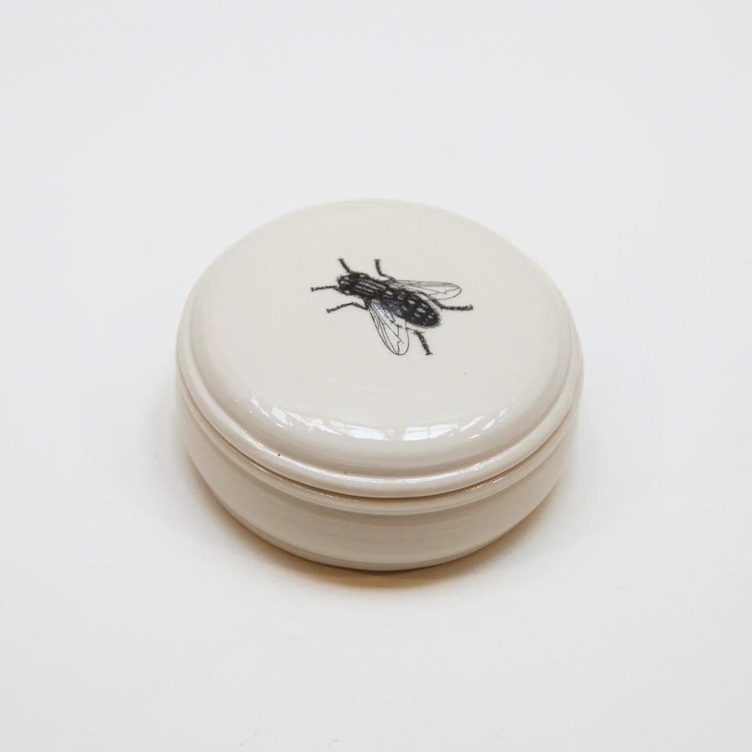 Ceramic Realist Flat Fly Lidded Container
