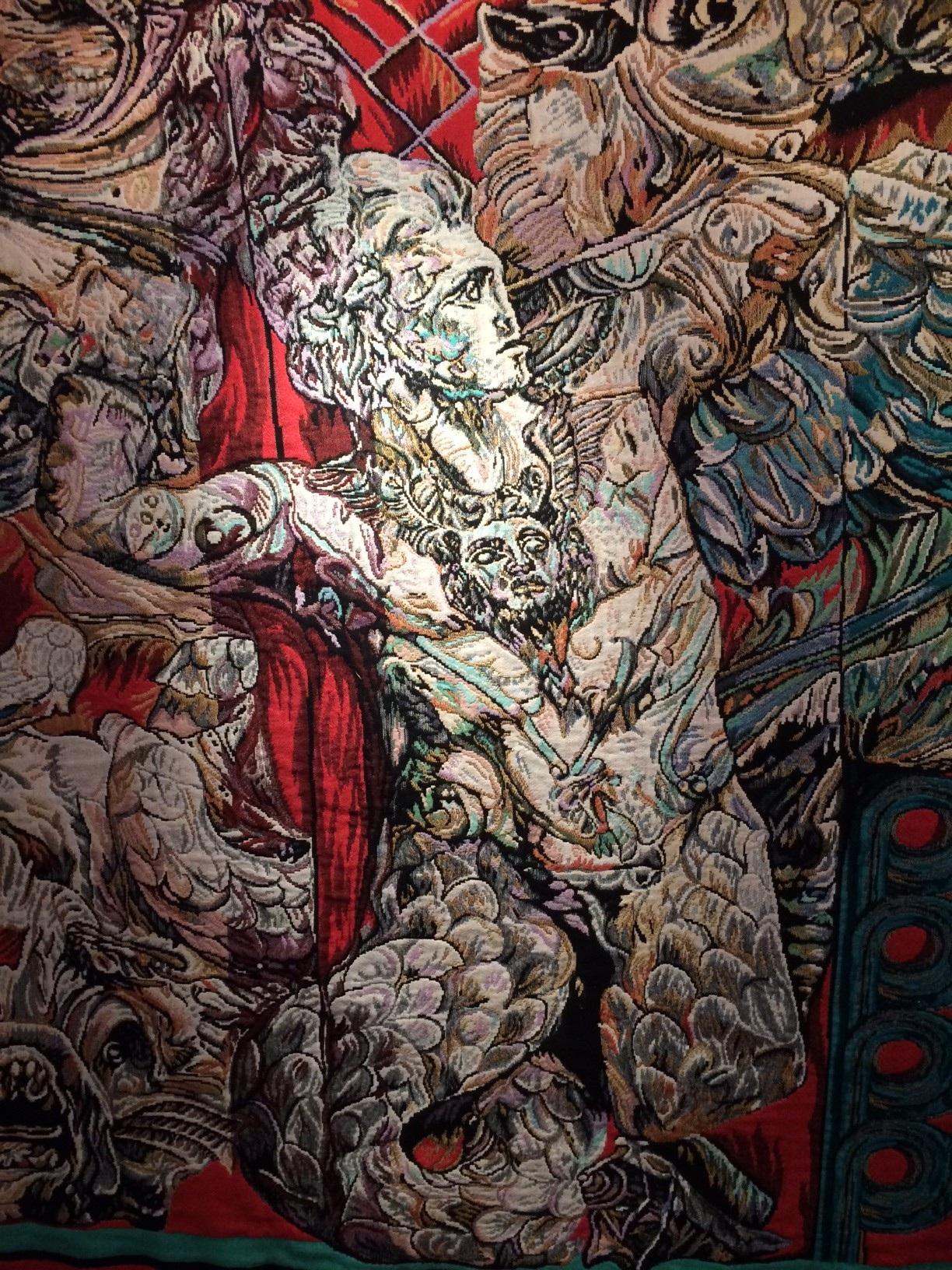 Gobelin tissé en six parties - bataille avec chevaux en rouge, bleu et gris - en stock - Contemporain Art par Gerti Bierenbroodspot