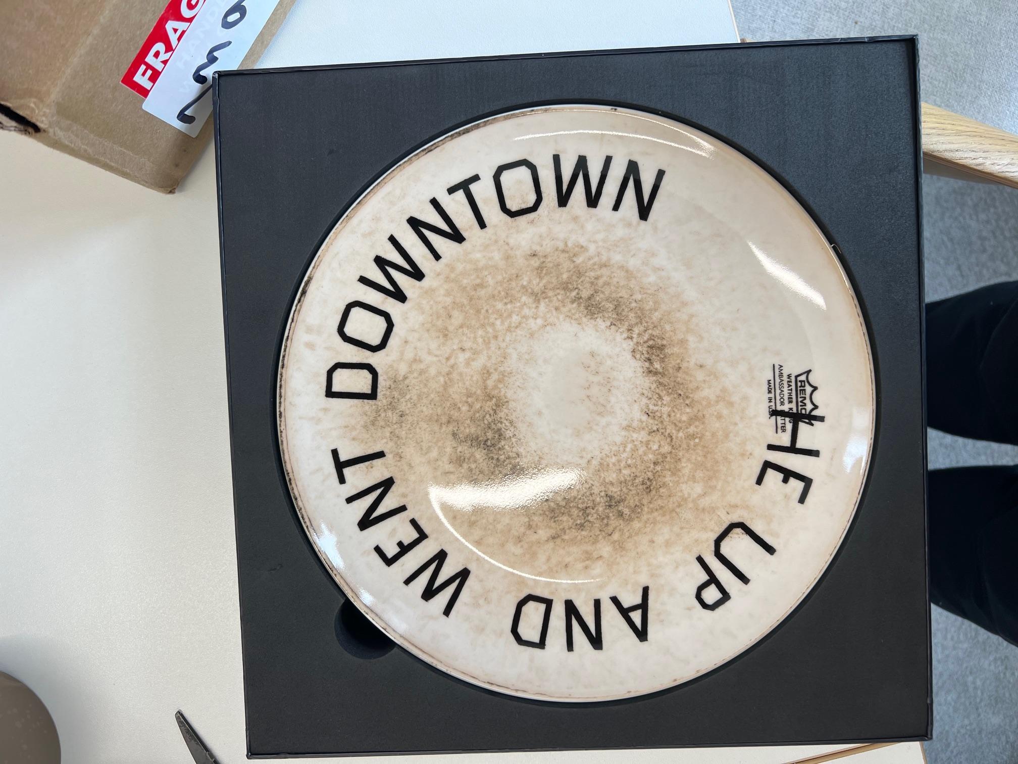 Ed Ruscha, He Up and Went Downtown, Porcelain Plate, 2020 For Sale 3