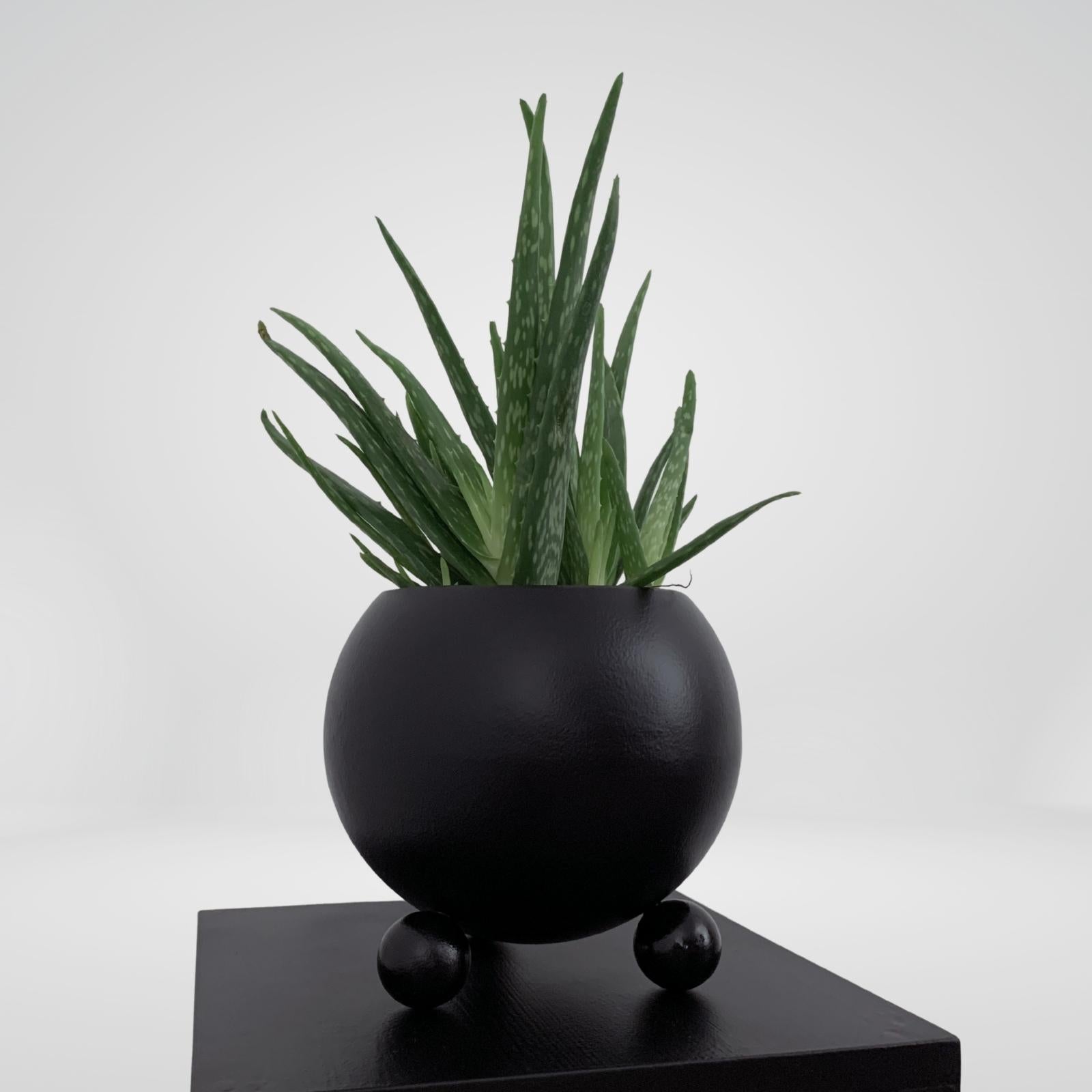 Arty decorative hand-made plant pot, black with black glossy legs - Sculpture by Rostyslav Kozhman