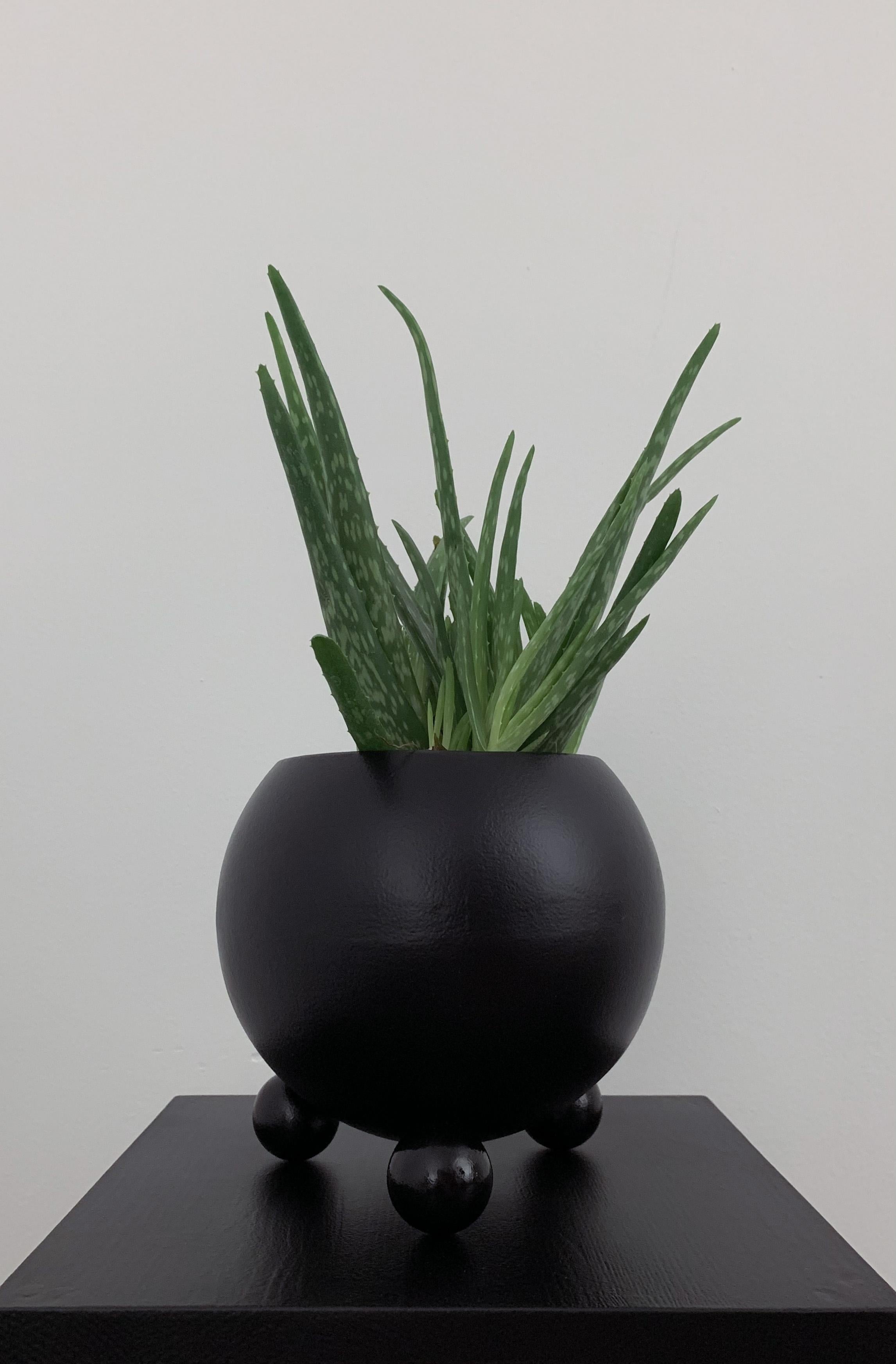 Arty Plant Pot Sculpture Black  3