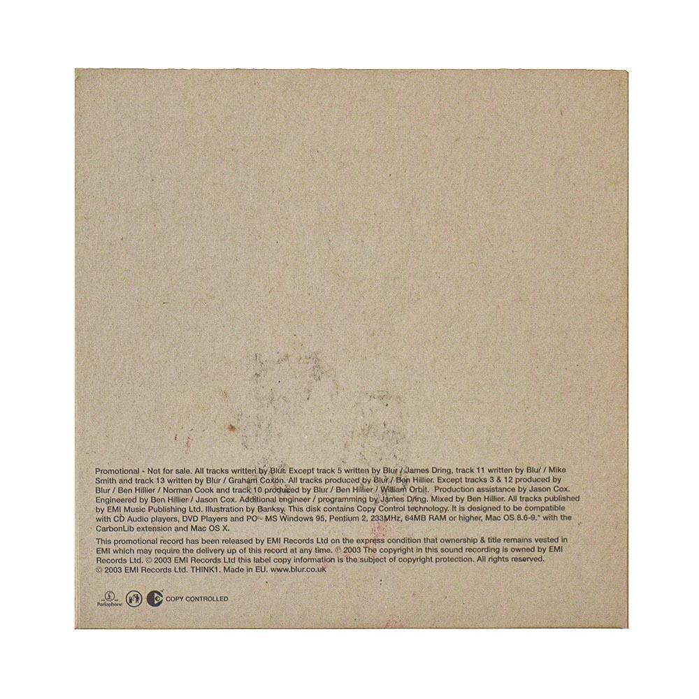 Super seltene Blur Think Tank Promo-CD.
Handgestempelt mit Banksy Petrolhead Bild.
Bedruckt auf einer kartonartigen CD-Hülle.
Jede dieser CDs unterscheidet sich geringfügig in der Platzierung und der Menge der Tinte vom Stempel.
Veröffentlicht im
