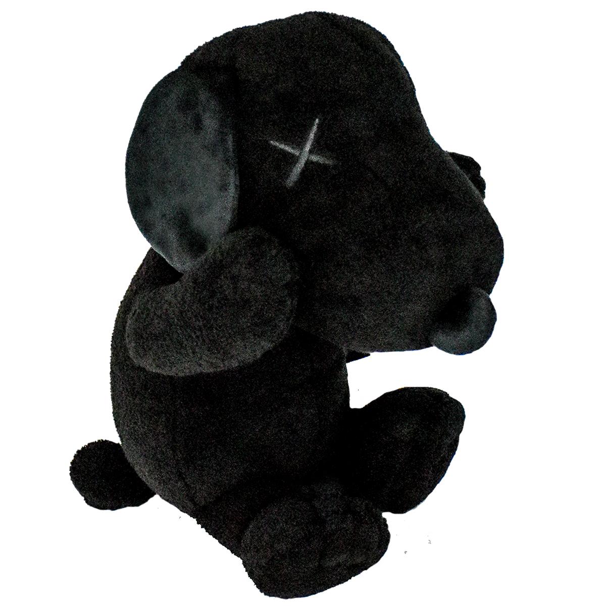Super soft Kaws X Peanuts collaboration Plush.
NYC inspired edition in the all black design.
Re-imagined by Kaws complete with the recognizable Kaws X eyes.
Made and released by Uniqlo in 2017.
Has band collar around Snoopy neck the reads “KAWS X