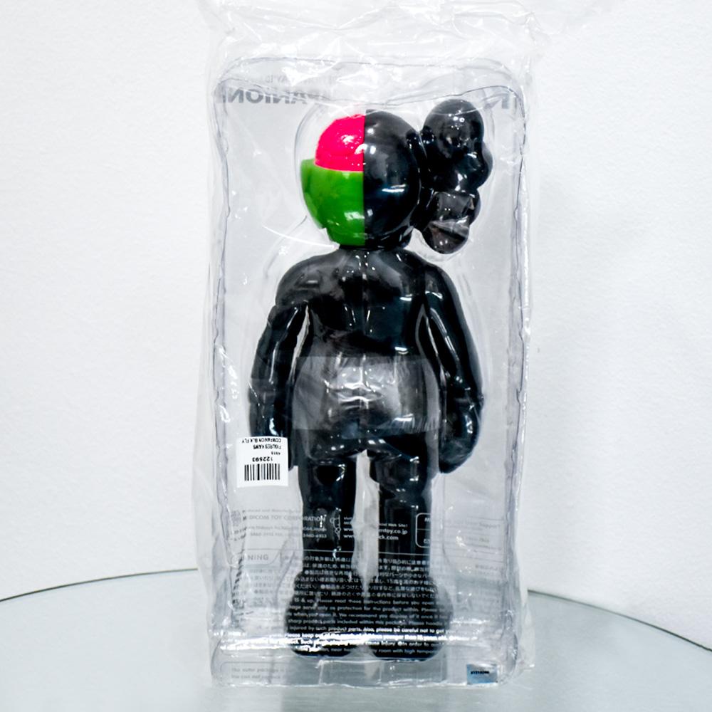 Companion (Schwarz geflammt) (Zeitgenössisch), Sculpture, von KAWS
