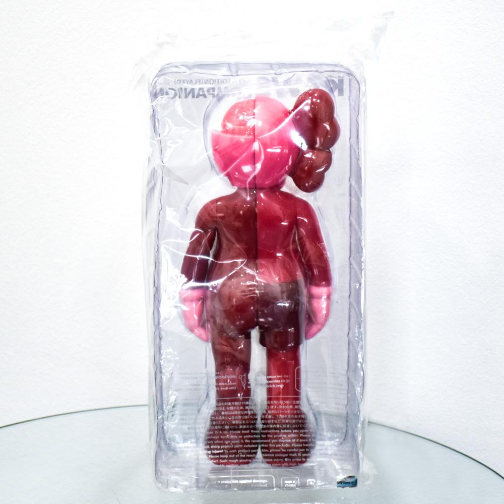Compañero (Blush Flayed) - Sculpture Contemporáneo de KAWS
