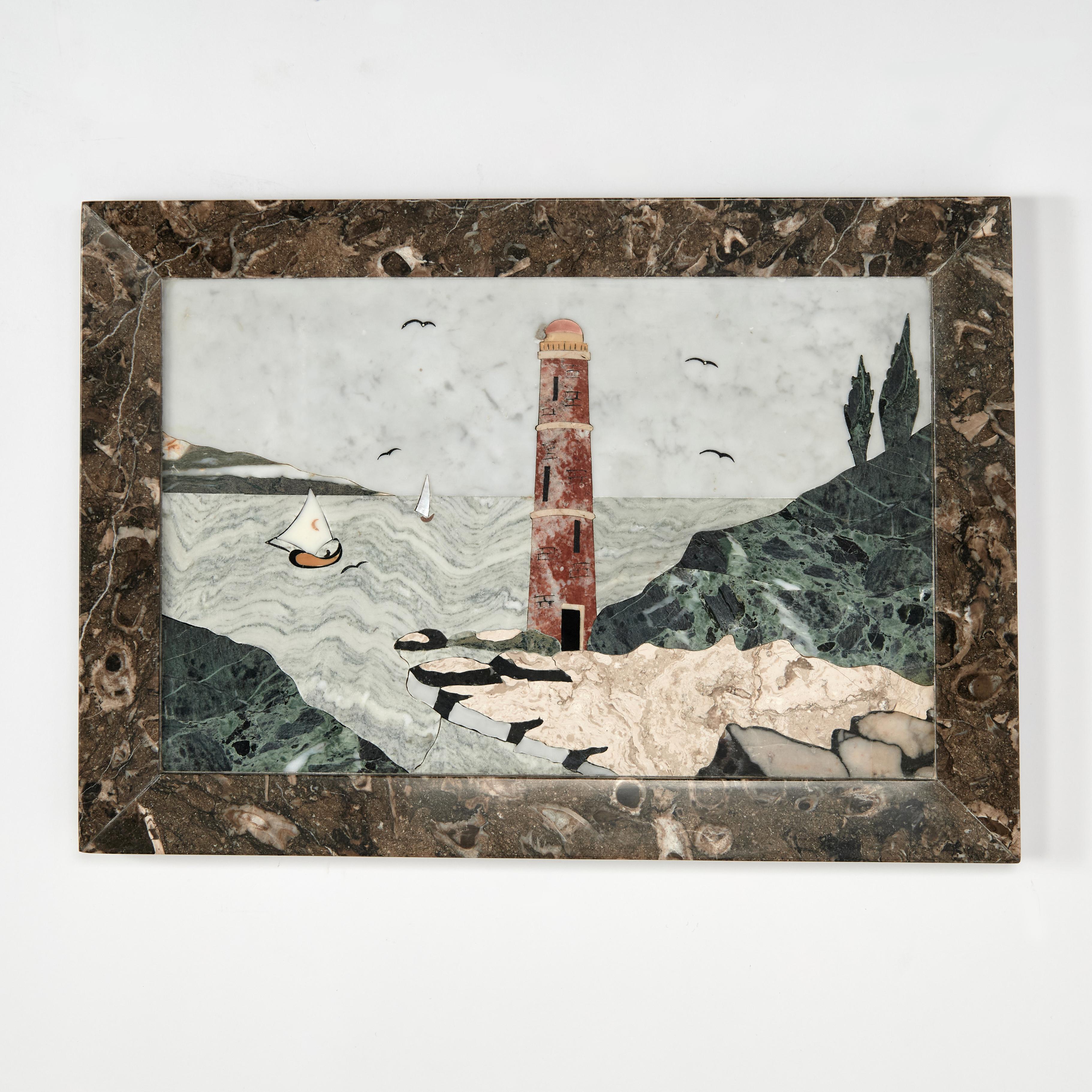 Pierre incrustée italienne ancienne ou Pietra Dura d'un paysage de baie avec phare - Art de Unknown