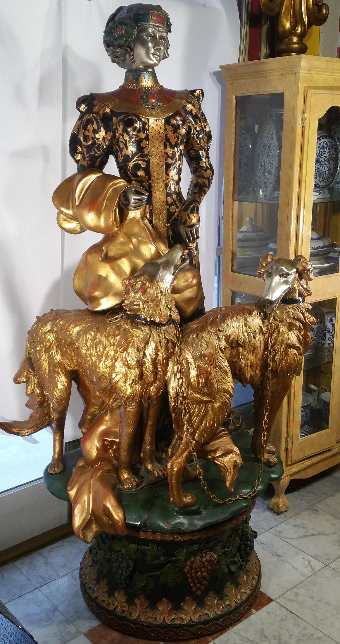 Frau mit zwei Borzoi-Hunden (Gold), Figurative Sculpture, von Unknown
