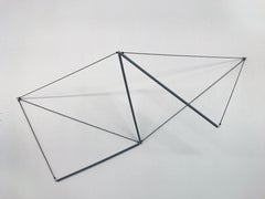 Pliegue del paño de cocina, 2018, cordón de poliéster, varilla de PVC, acero inoxidable, 94,5 x 49 x26 pulg.
