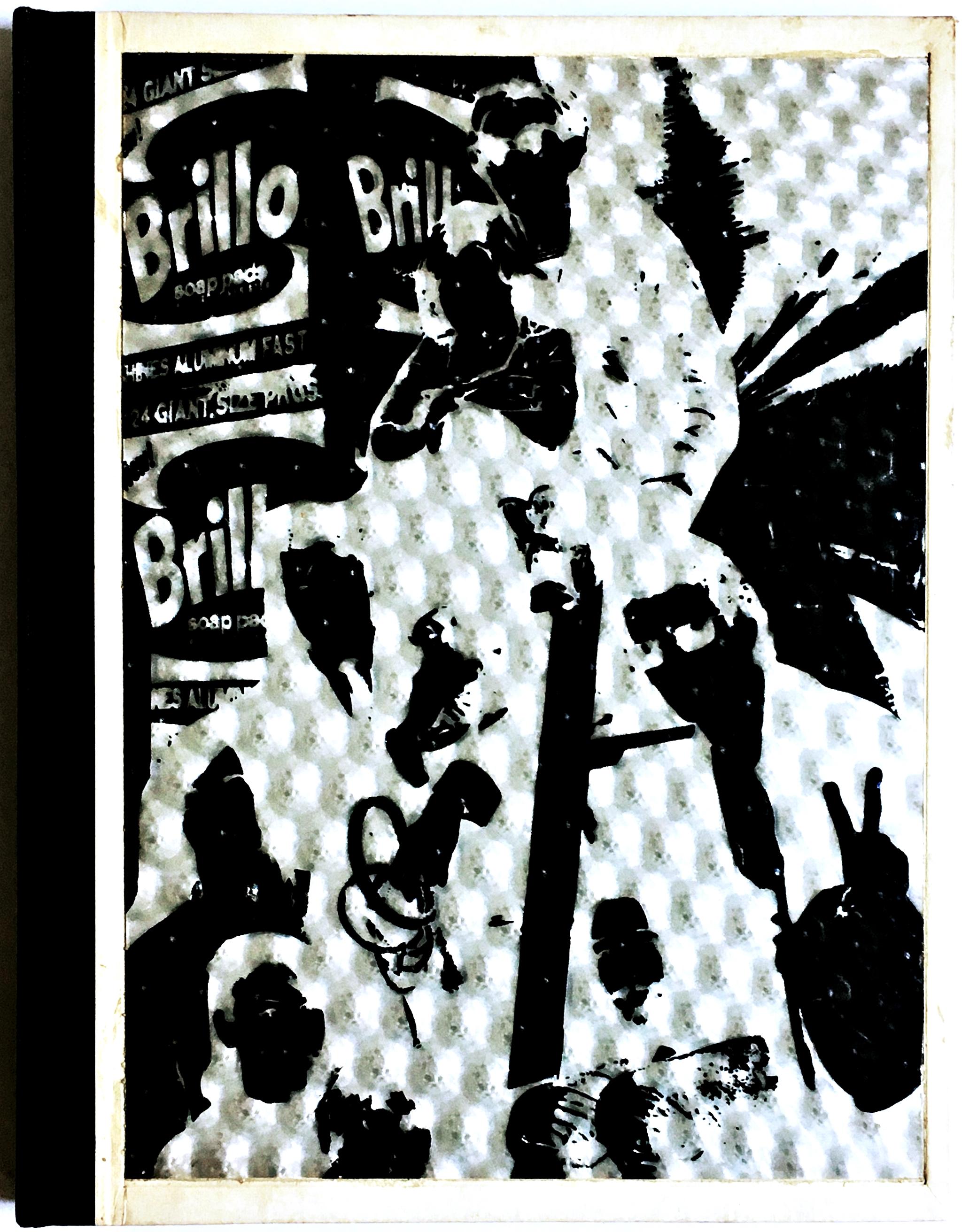 Andy Warhol
Livre d'index d'Andy Warhol, 1967
Première édition d'une monographie cartonnée avec couverture holographique argentée et plusieurs encarts en 3D.
Contient plusieurs encarts en 3D.
11 1/4 × 8 3/4 × 1/2 pouces
Cette véritable première