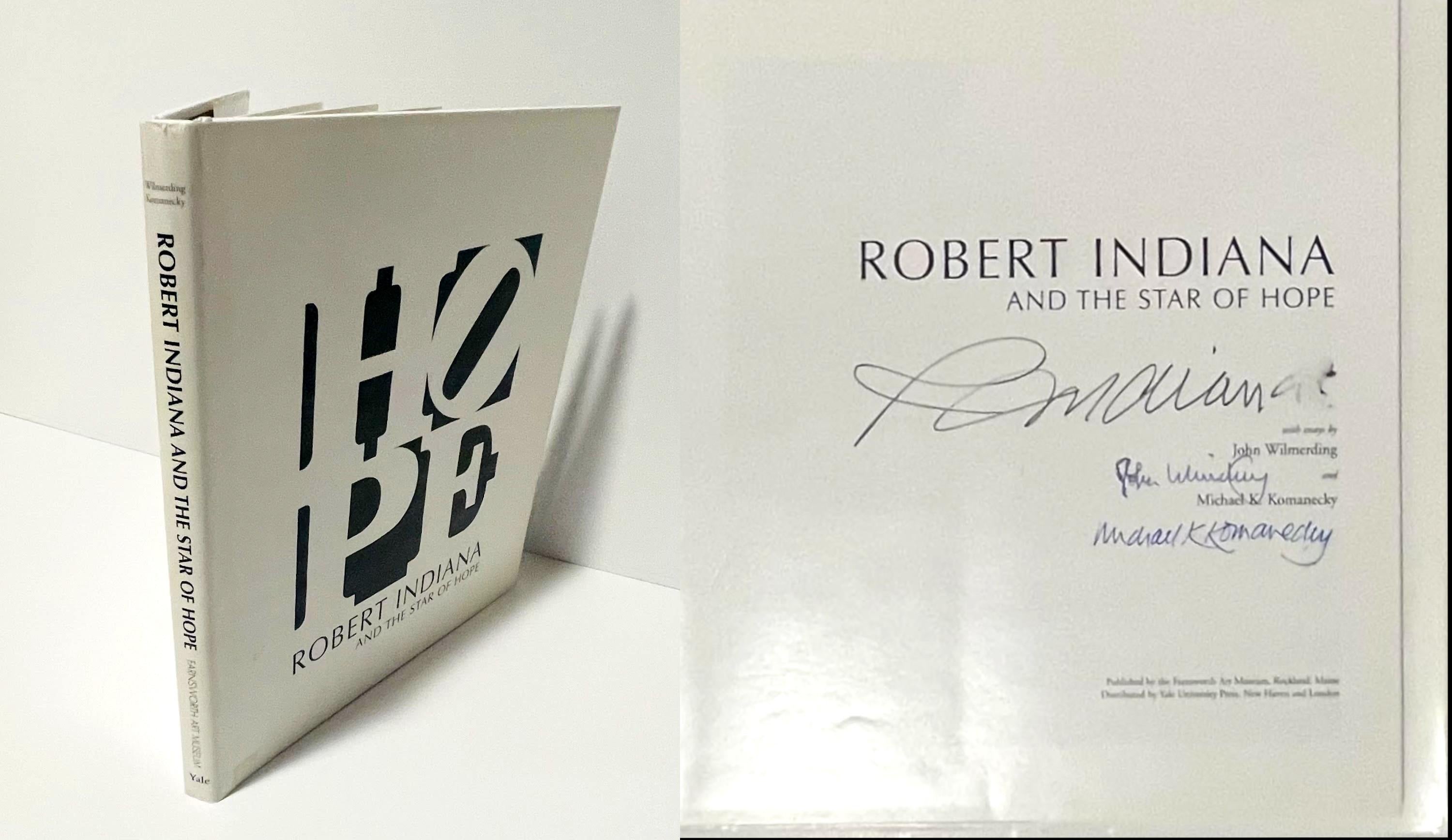 Robert Indiana
Monographie : Robert Indiana et l'étoile de l'espoir (signée à la main par l'artiste et les deux auteurs), 2009
Monographie reliée avec jaquette (signée à la main par Robert Indiana, ainsi que par les auteurs John Wilmerding et