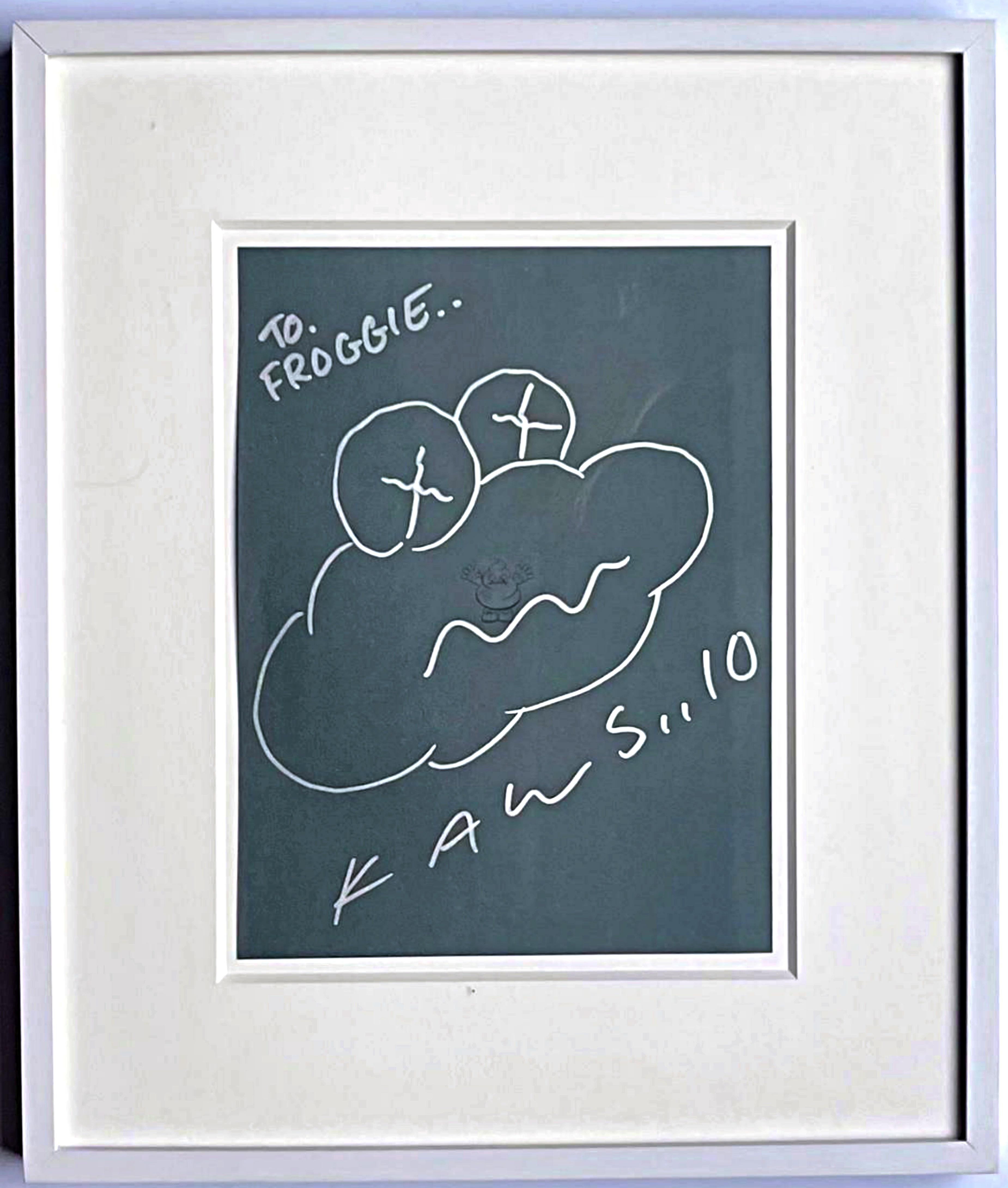 KAWS
Unbetitelte Wolkenzeichnung, 2010
Marker auf farbigem Papier
Signiert, datiert und beschriftet mit Marker
Inklusive Rahmen

Signiert, datiert und beschriftet mit Froggie in Marker
Aufgehängt und gerahmt in einem weißen Holzrahmen mit