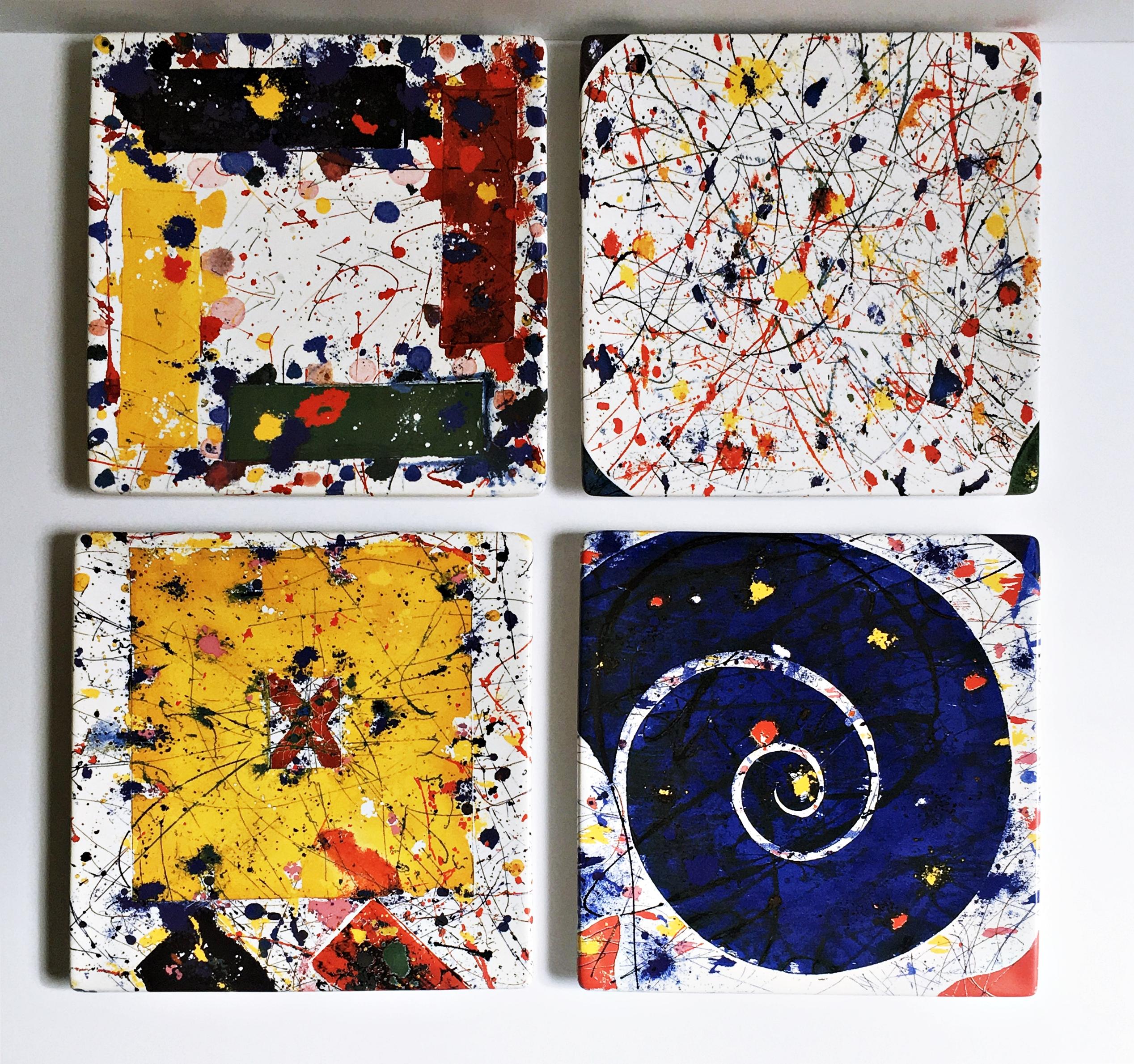 Suite de quatre assiettes en céramique en édition limitée en vente 4