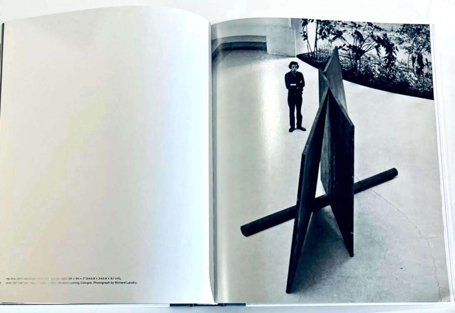 Monographie Hardback : Early Work (signée et datée à la main par Richard Serra) en vente 14