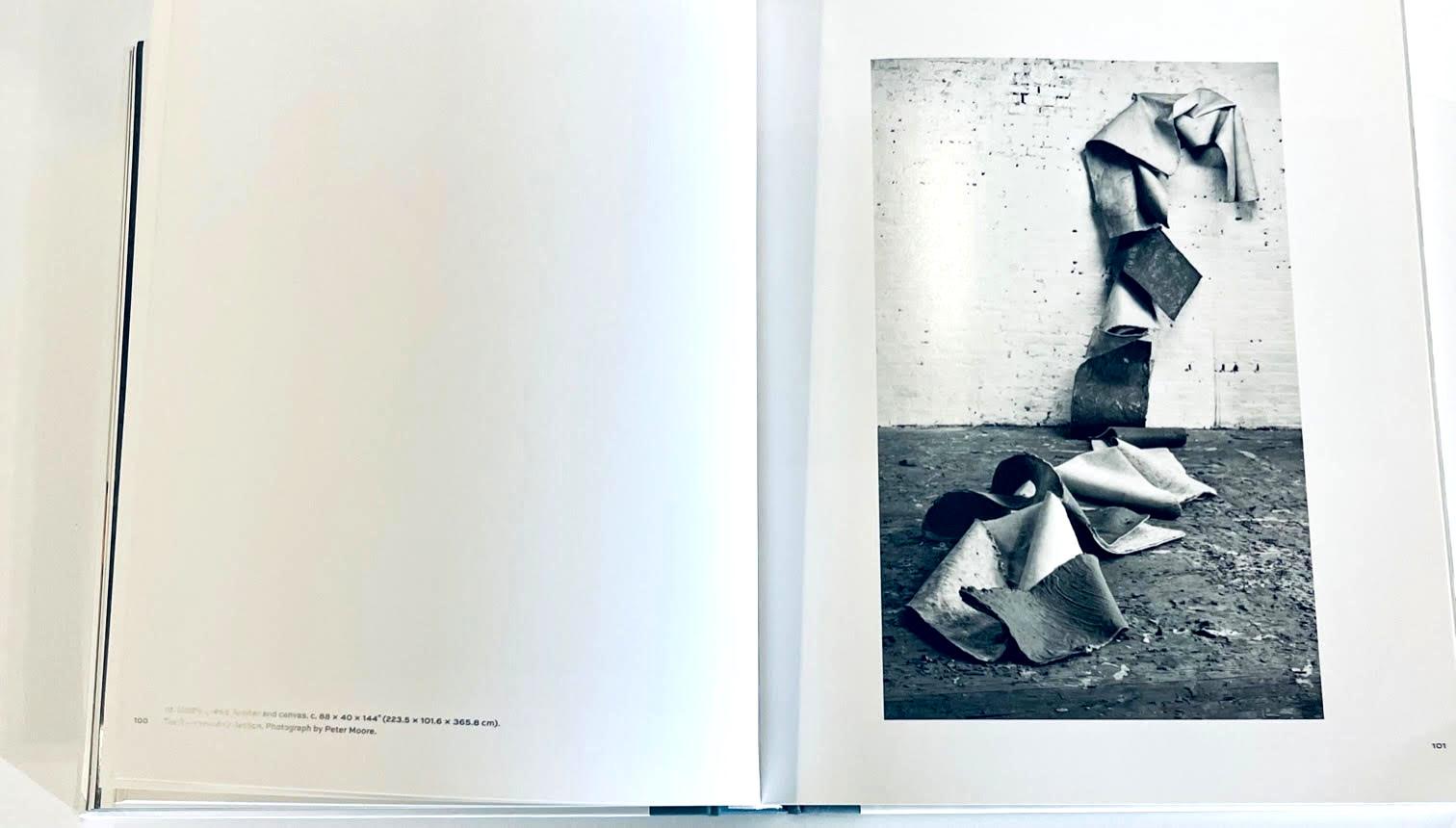 Monographie Hardback : Early Work (signée et datée à la main par Richard Serra) en vente 16