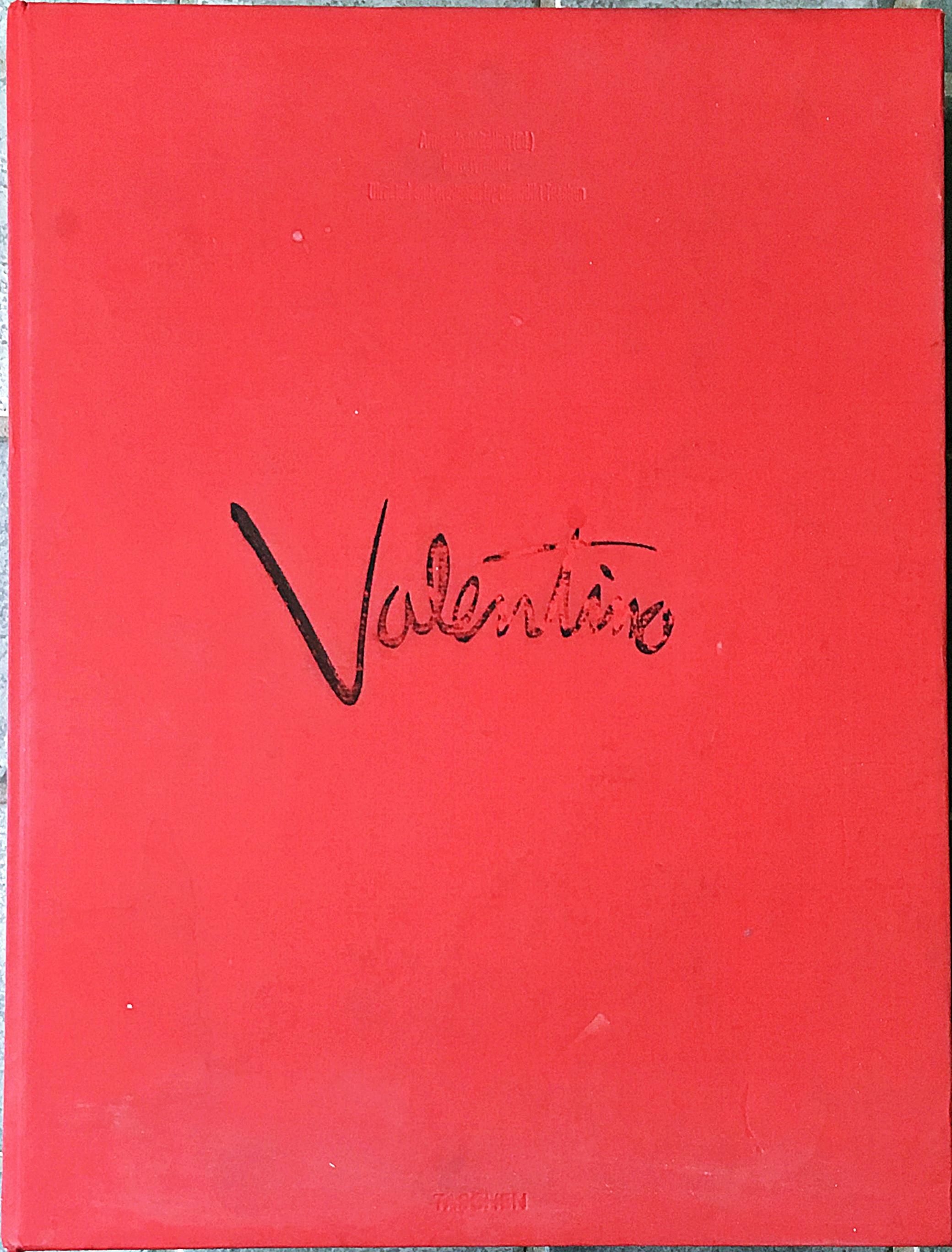 Boîte de livres Una Grande Storia Italiana Valentino Garavani, signée et numérotée à la main en vente 4