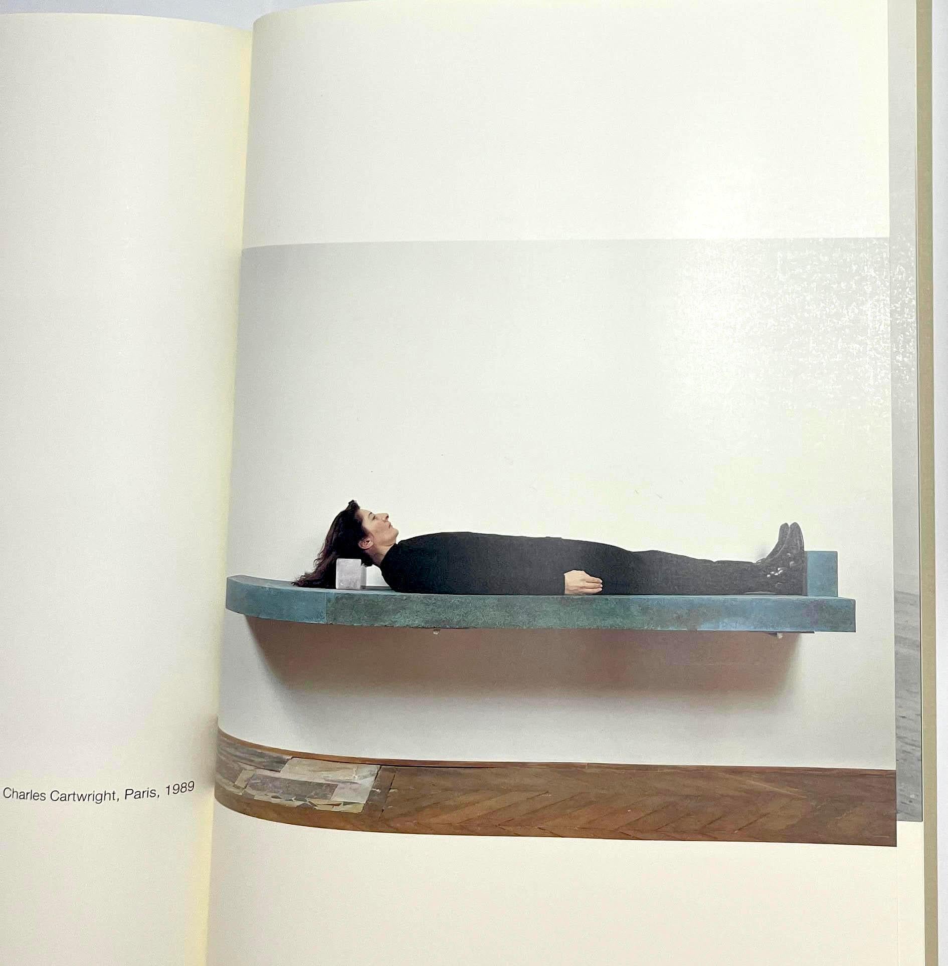 Marina Abramovic, Disegno originale di clessidra firmato a mano nella monografia Beaux Arts in vendita 9