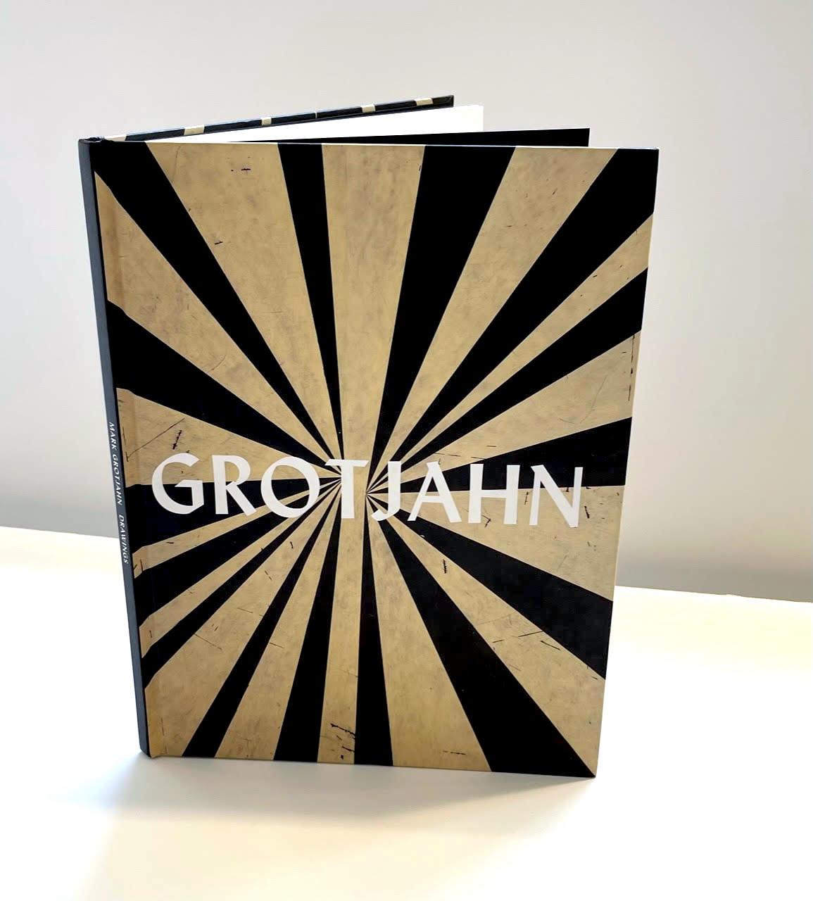Mark Grotjahn
Schwarze Blume (signiert und beschriftet für den Kunsthistoriker Norman Rosenthal), 2006
Original-Blumenzeichnung mit schwarzem Marker, handsigniert, betitelt und beschriftet, gebunden in gebundener Monographie
Handsigniert, datiert