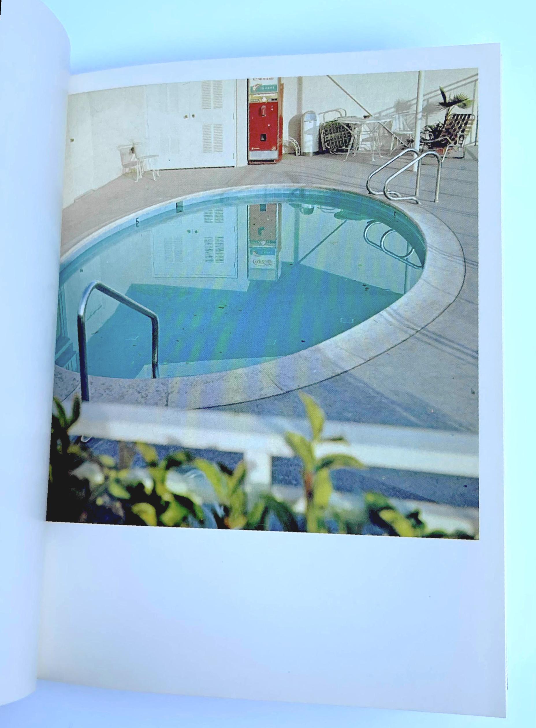 Libro d'artista Nove piscine e un vetro rotto Firmato a mano da Ed Ruscha LtEd in vendita 10