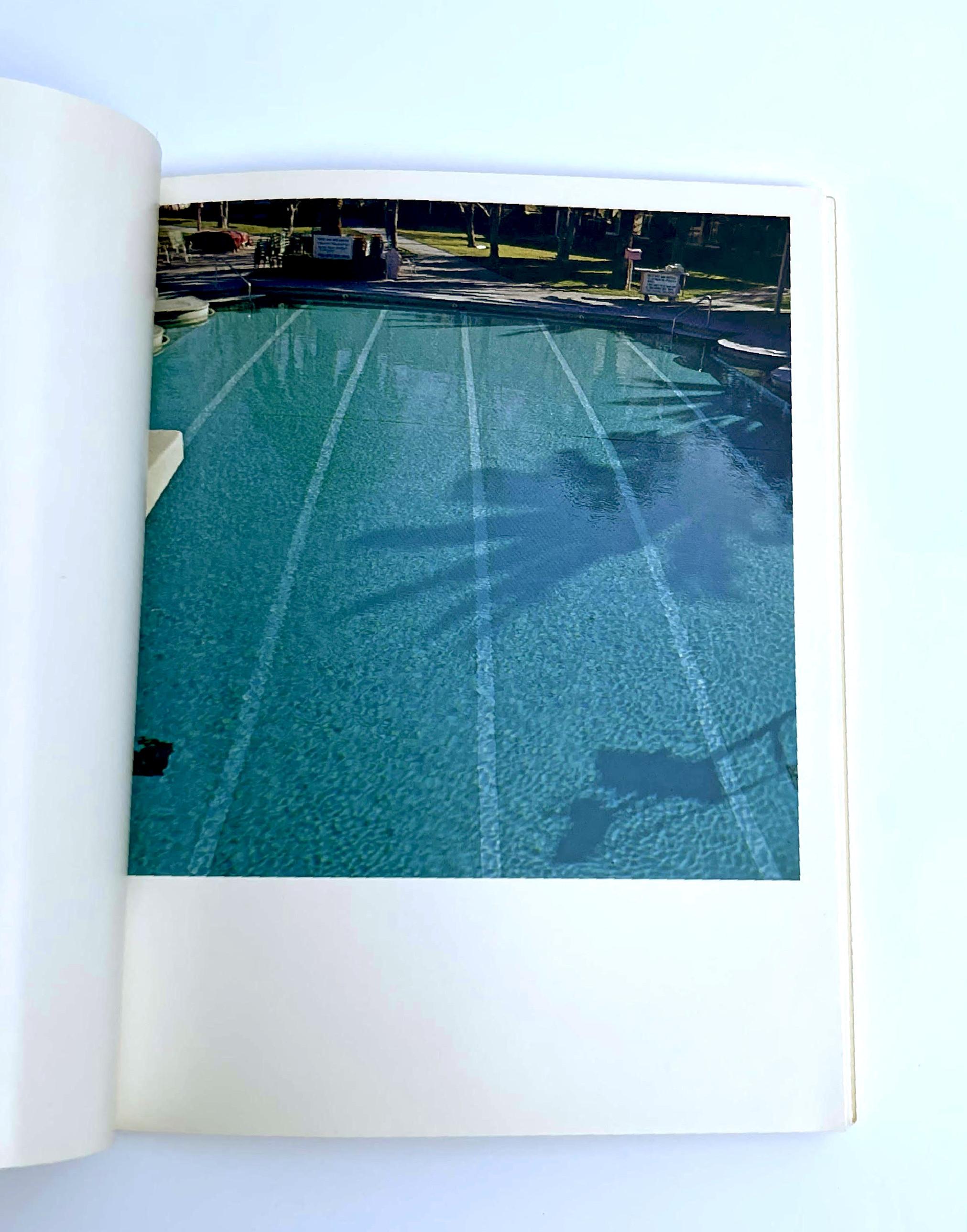 Libro d'artista Nove piscine e un vetro rotto Firmato a mano da Ed Ruscha LtEd in vendita 12