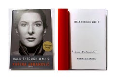 Walk Through Walls : A Memoir (Offiziell handsigniertes Exemplar der gebundenen Monographie))