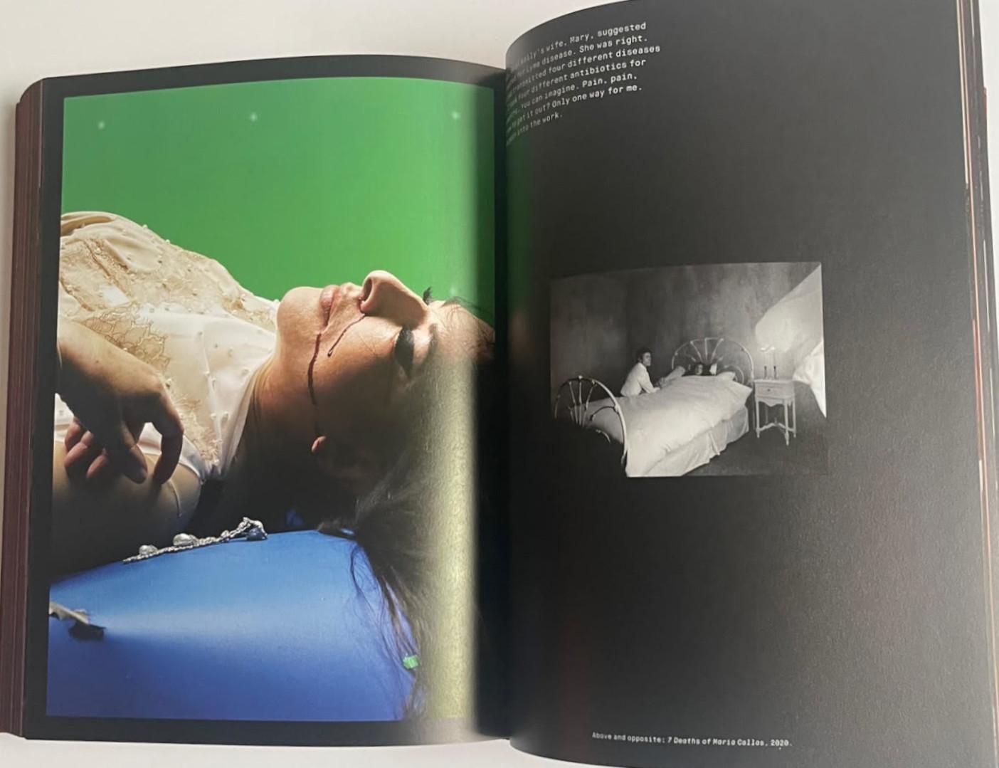 Biographie visuelle signée à la main par Marina Abramovic et Katya Tylevich en vente 16