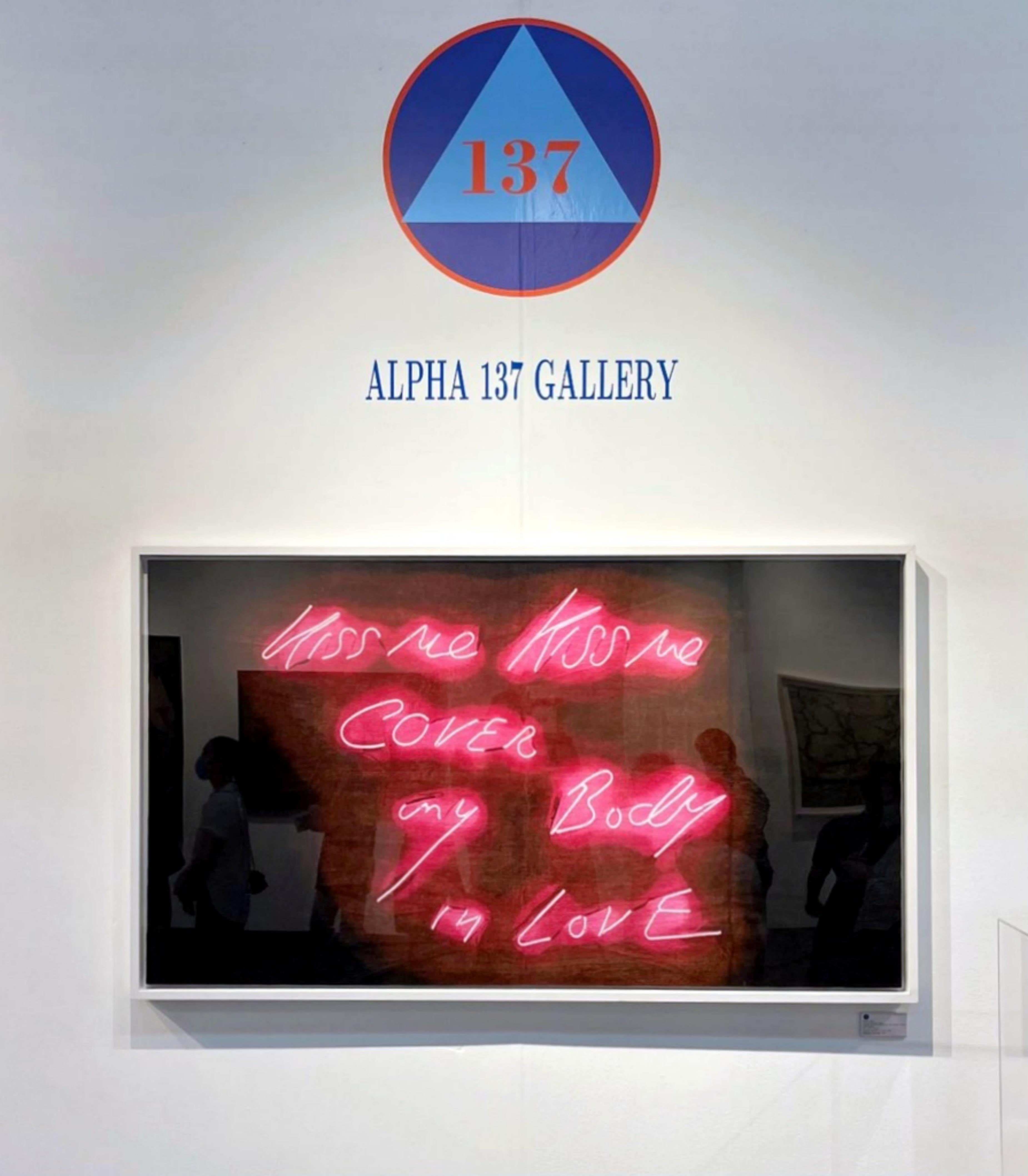 Tracey Emin, Kiss Me Towel, Limited Edition hand numbered w/official COA New! For Sale 3