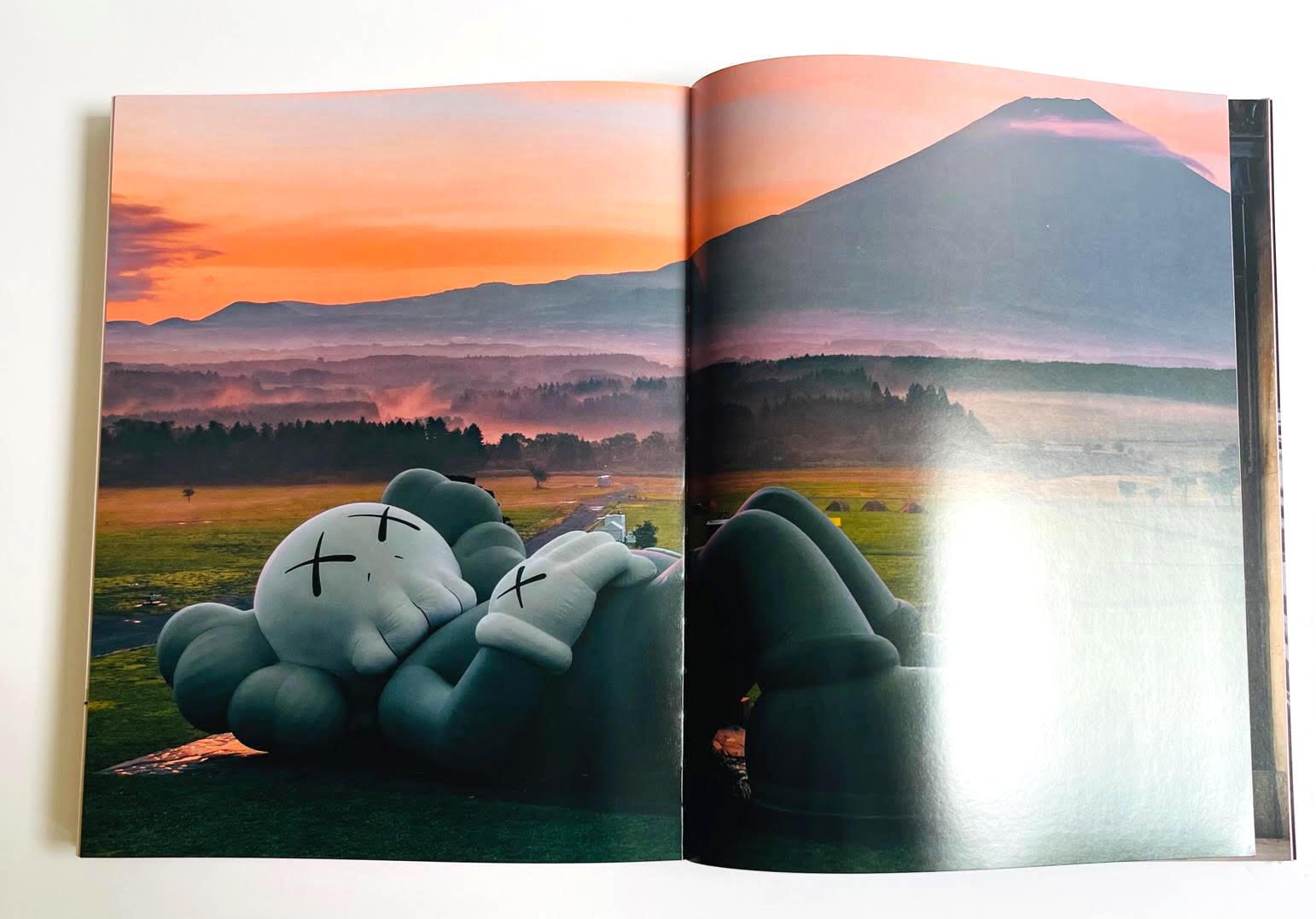 Dibujo único firmado a mano y fechado en la portada de una monografía australiana en venta 8