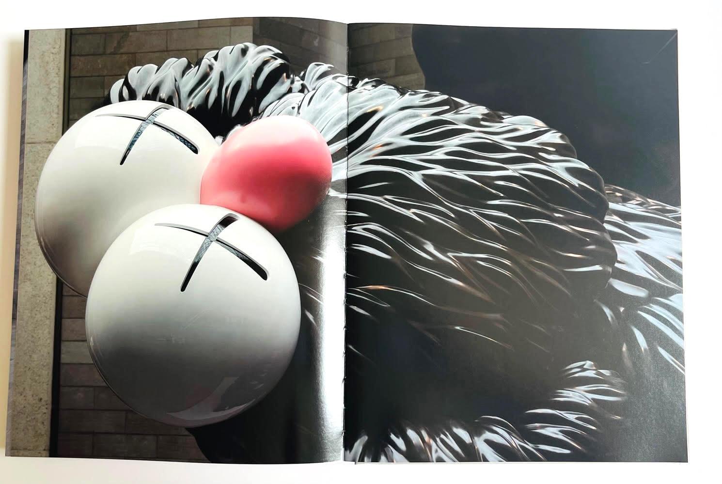 Dibujo único firmado a mano y fechado en la portada de una monografía australiana en venta 11