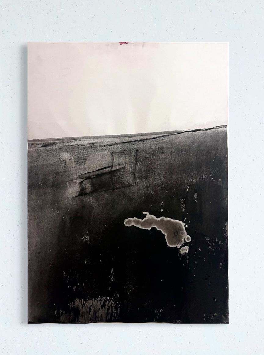 Paysage BW
 Fusain sur papier ( Canson Paper 300gr)
Dessin original, unique en son genre
50x70 cm
2024

Le dessin est expédié à plat dans une pochette en carton, il est possible d'acheter le dessin déjà encadré et prêt à être accroché.
comme sur la