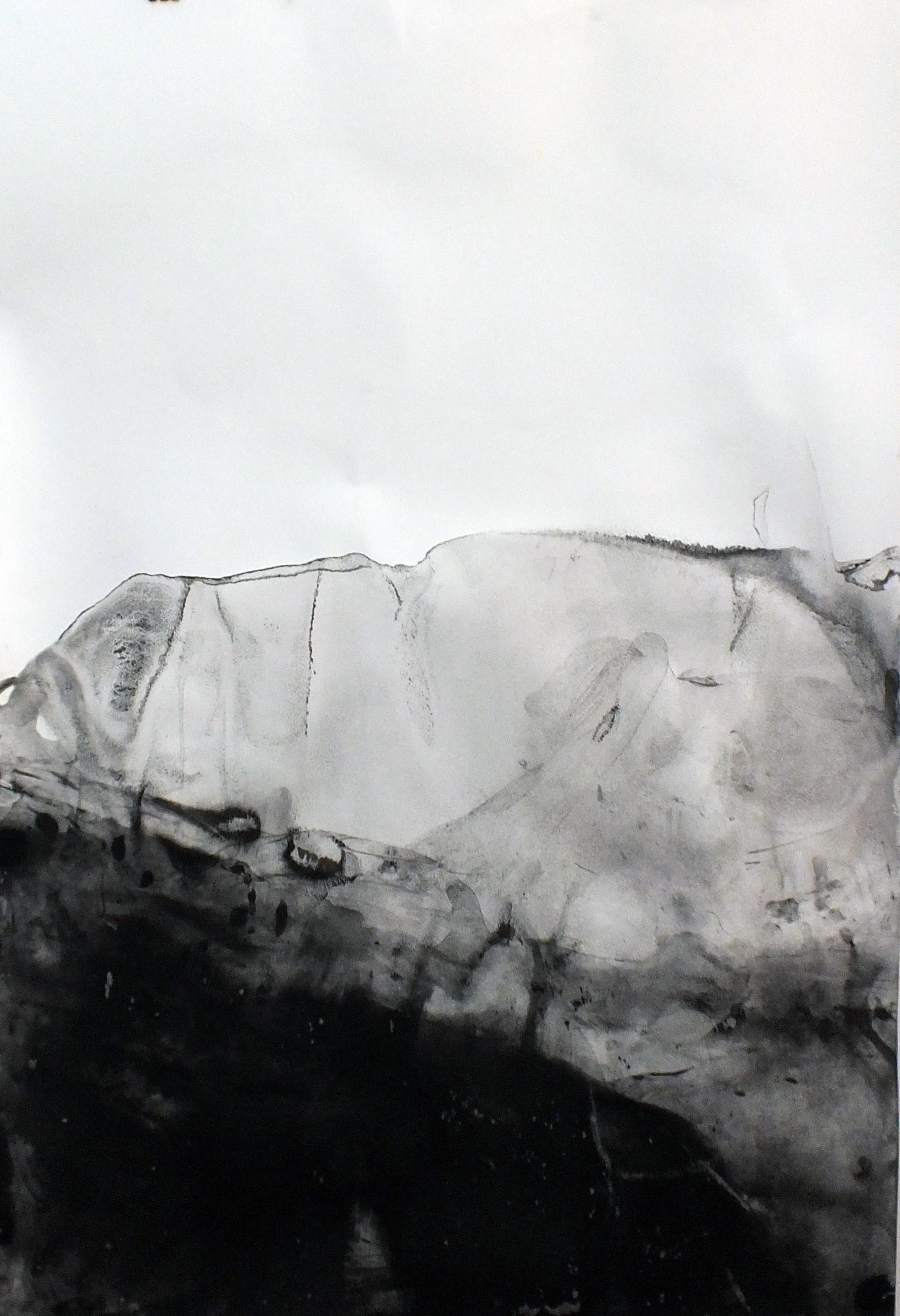 „Landscape BW“ Schwarze abstrakte Zeichnung in Schwarz-Weiß  Großformatige Vase von Marilina Marchica  3