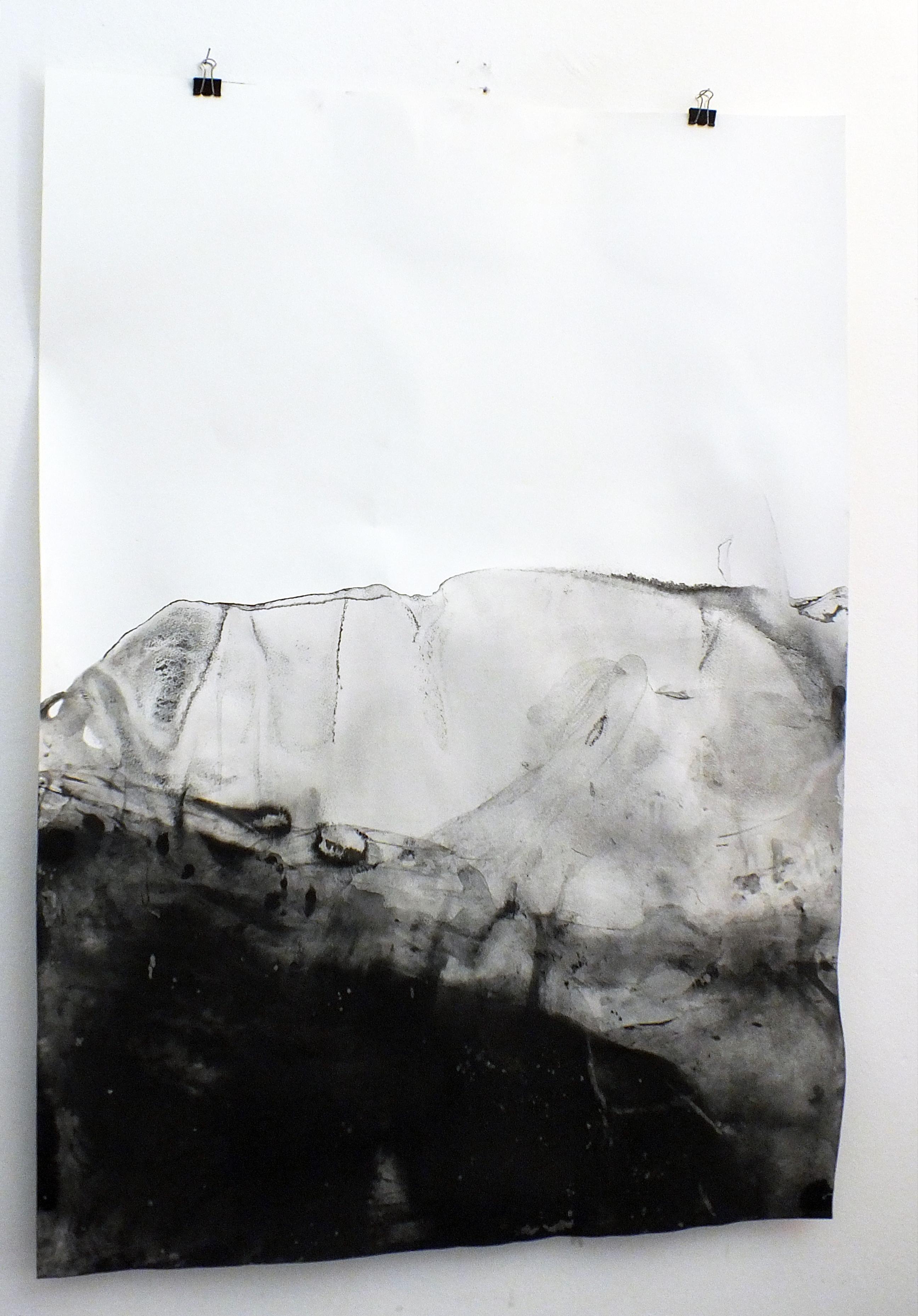 „Landscape BW“ Schwarze abstrakte Zeichnung in Schwarz-Weiß  Großformatige Vase von Marilina Marchica  7