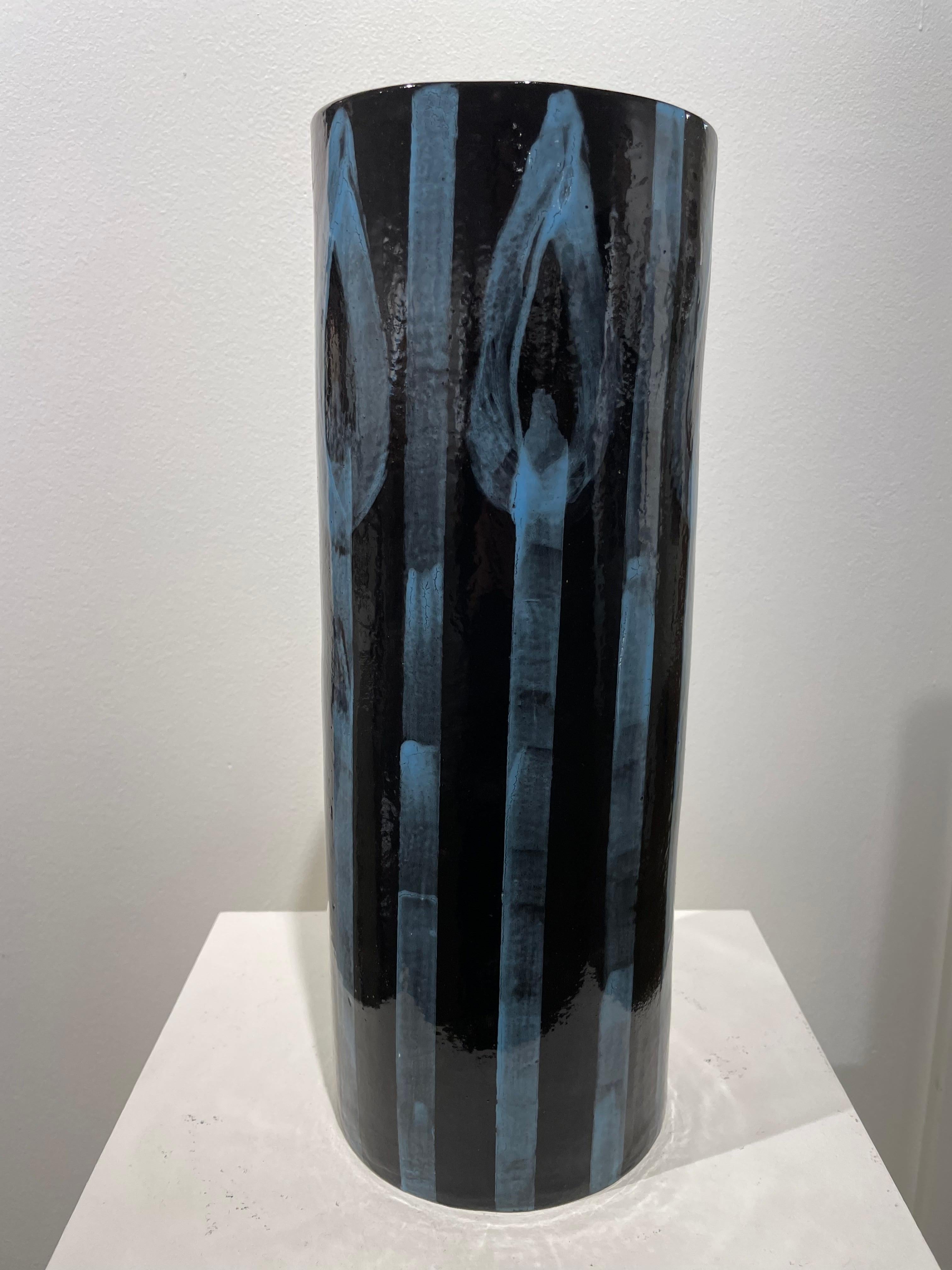 Grand vase en céramique du 20ème siècle avec fleurs, artiste français en vente 5