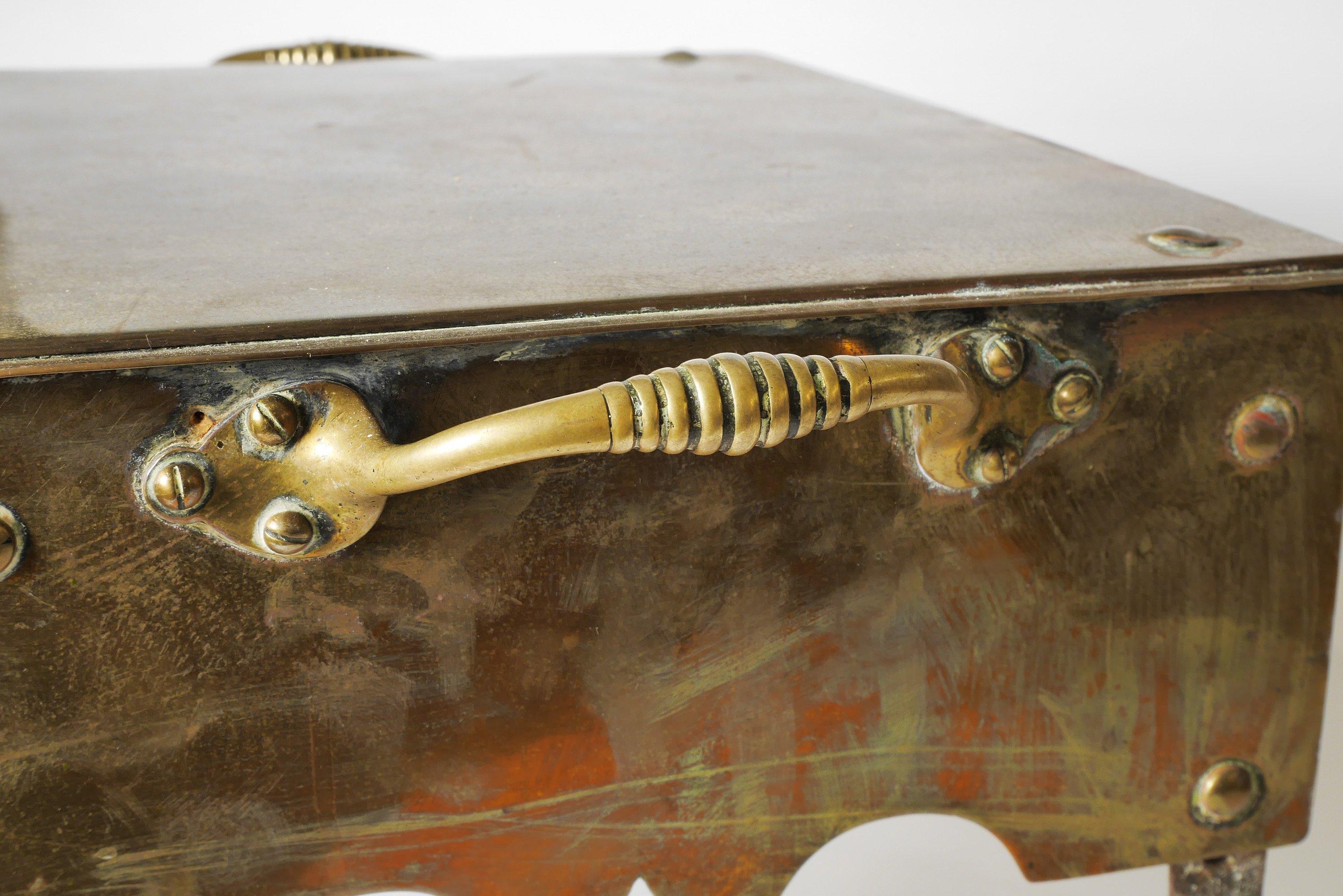 18th Century English Double Handle Footman For Sale 5
