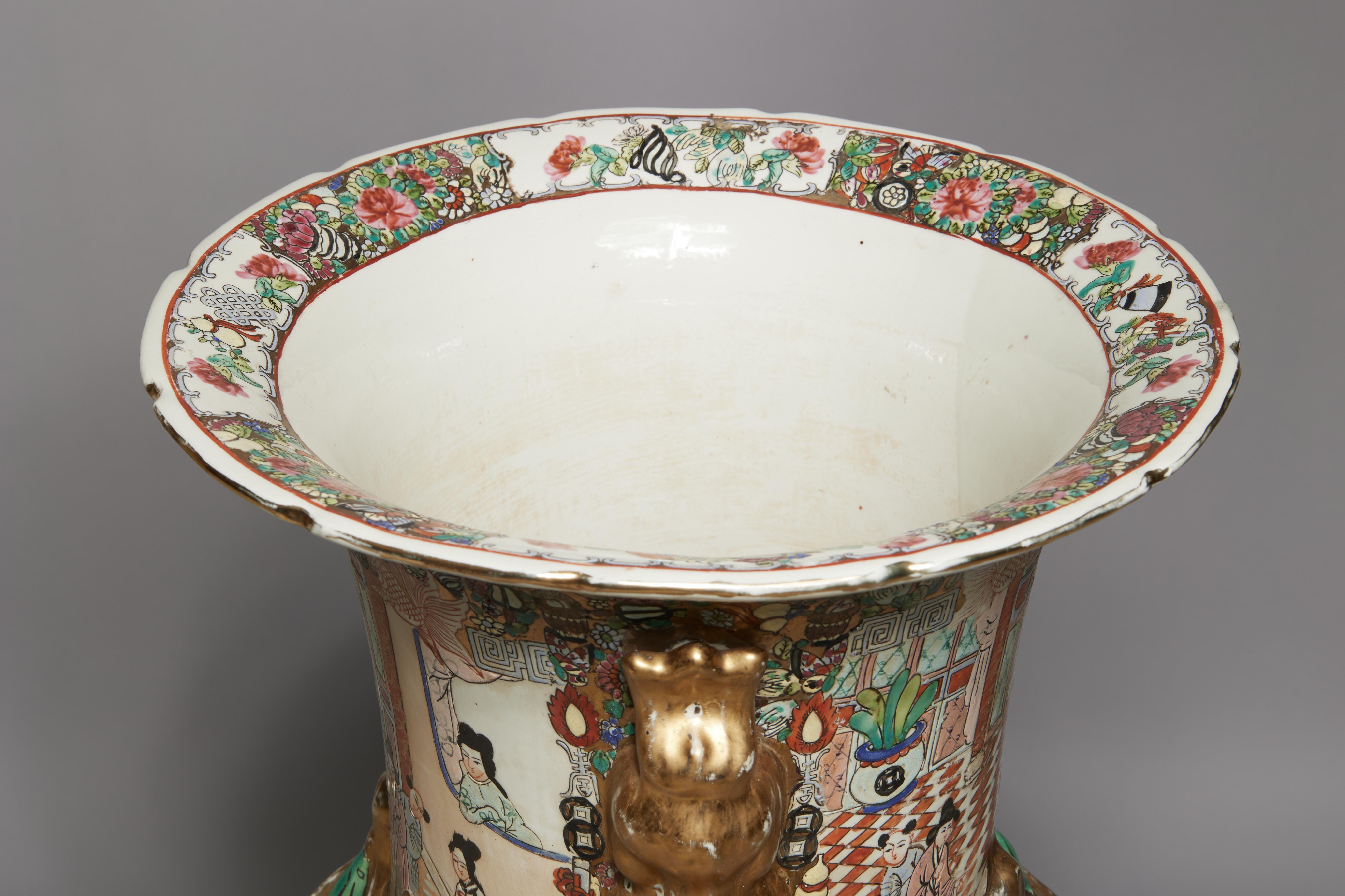Monumental Chinese Famille Rose Medallion Vase, 20th Century For Sale 5