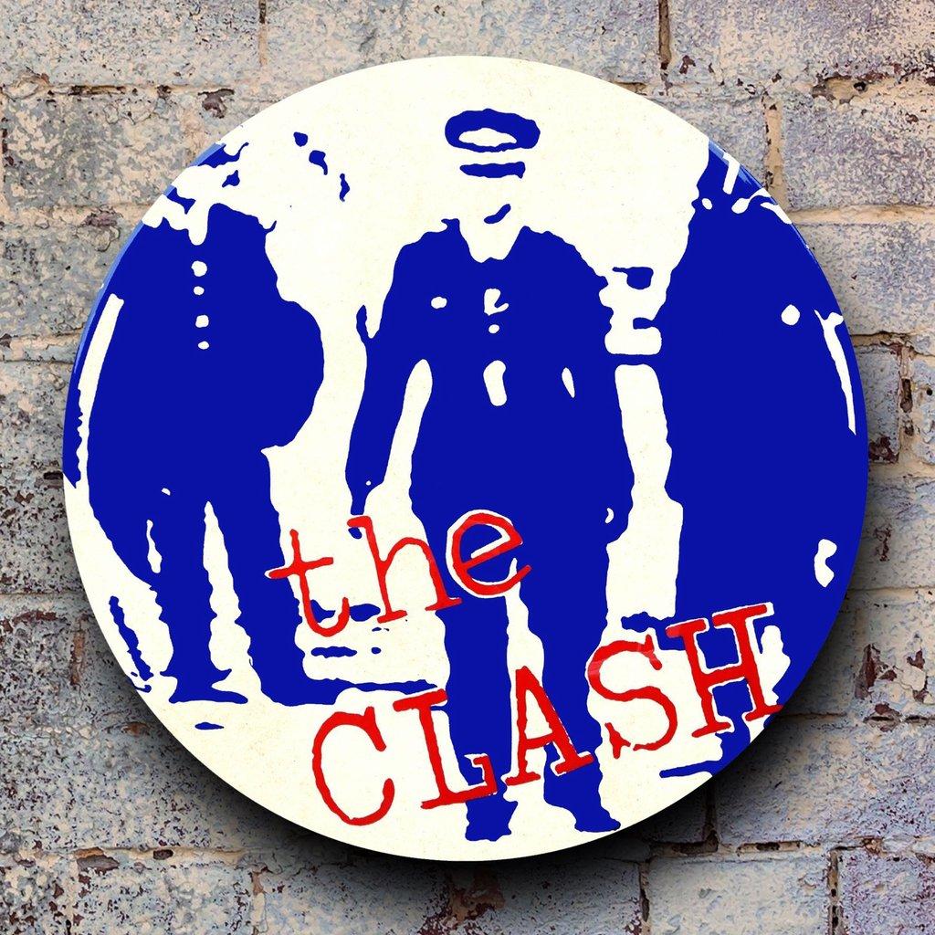 The Clash « Police And Thieves » - Button vintage géant fait main en 3D en vente 1