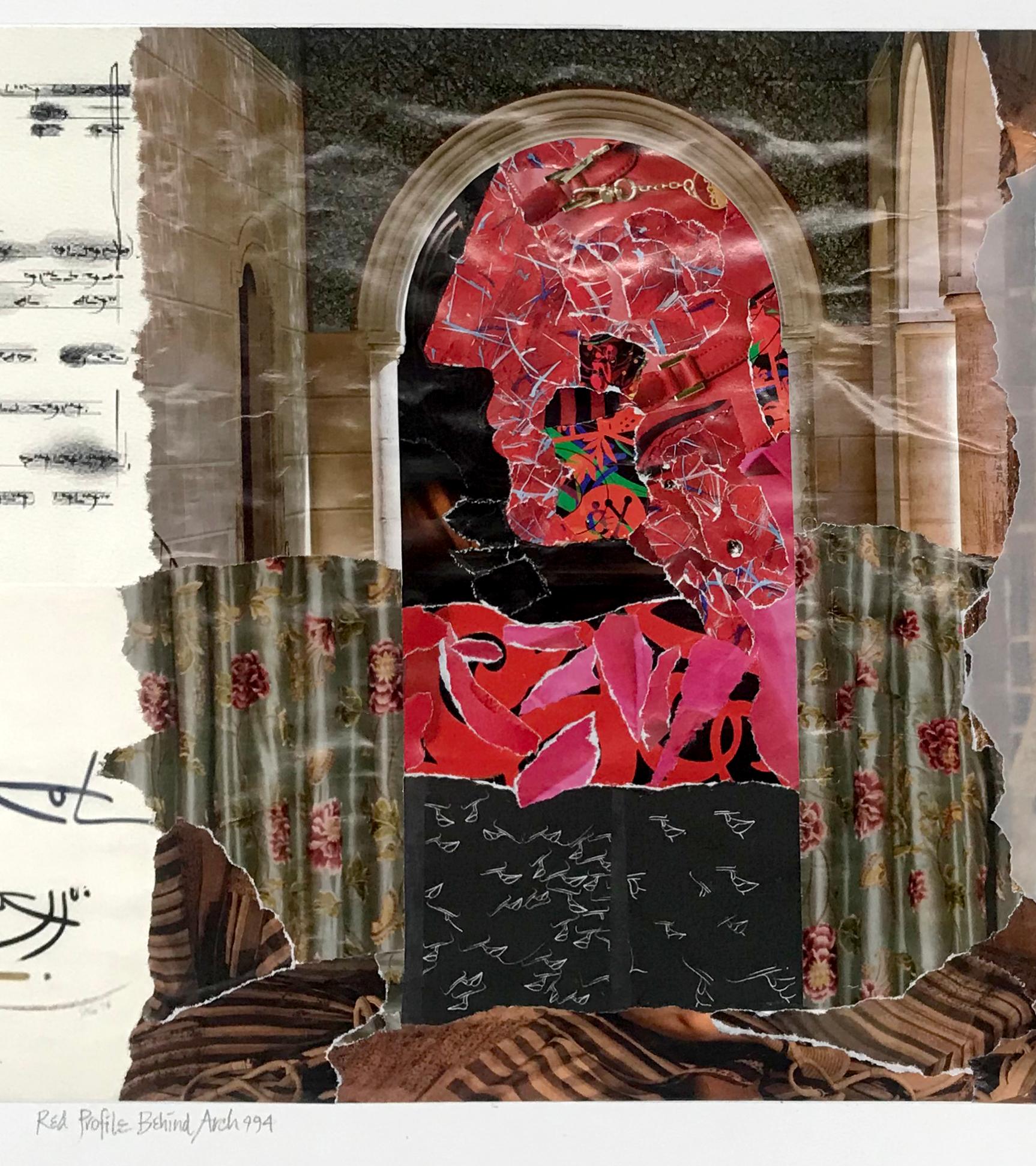 Profile rouge derrière Arch 994 - Collage de dessin d'art contemporain - Art de Linda Stein