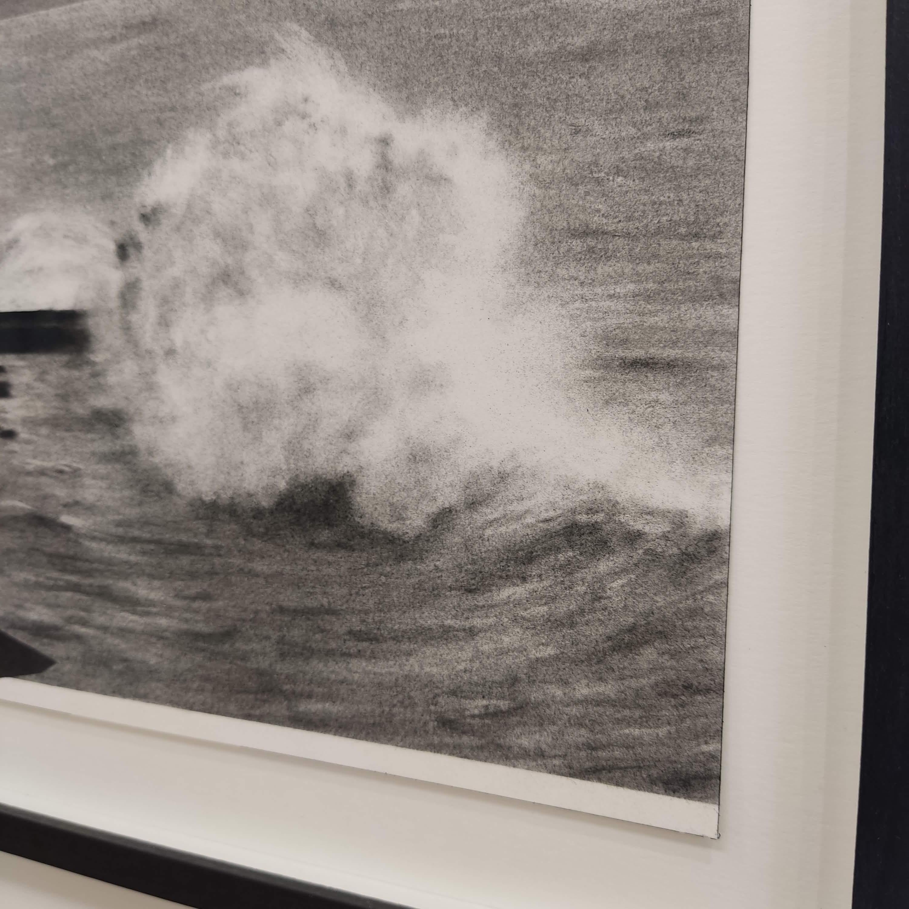 Les Indestinés, Fusain, Dessin original noir et blanc, Vague, Paysage marin en vente 1