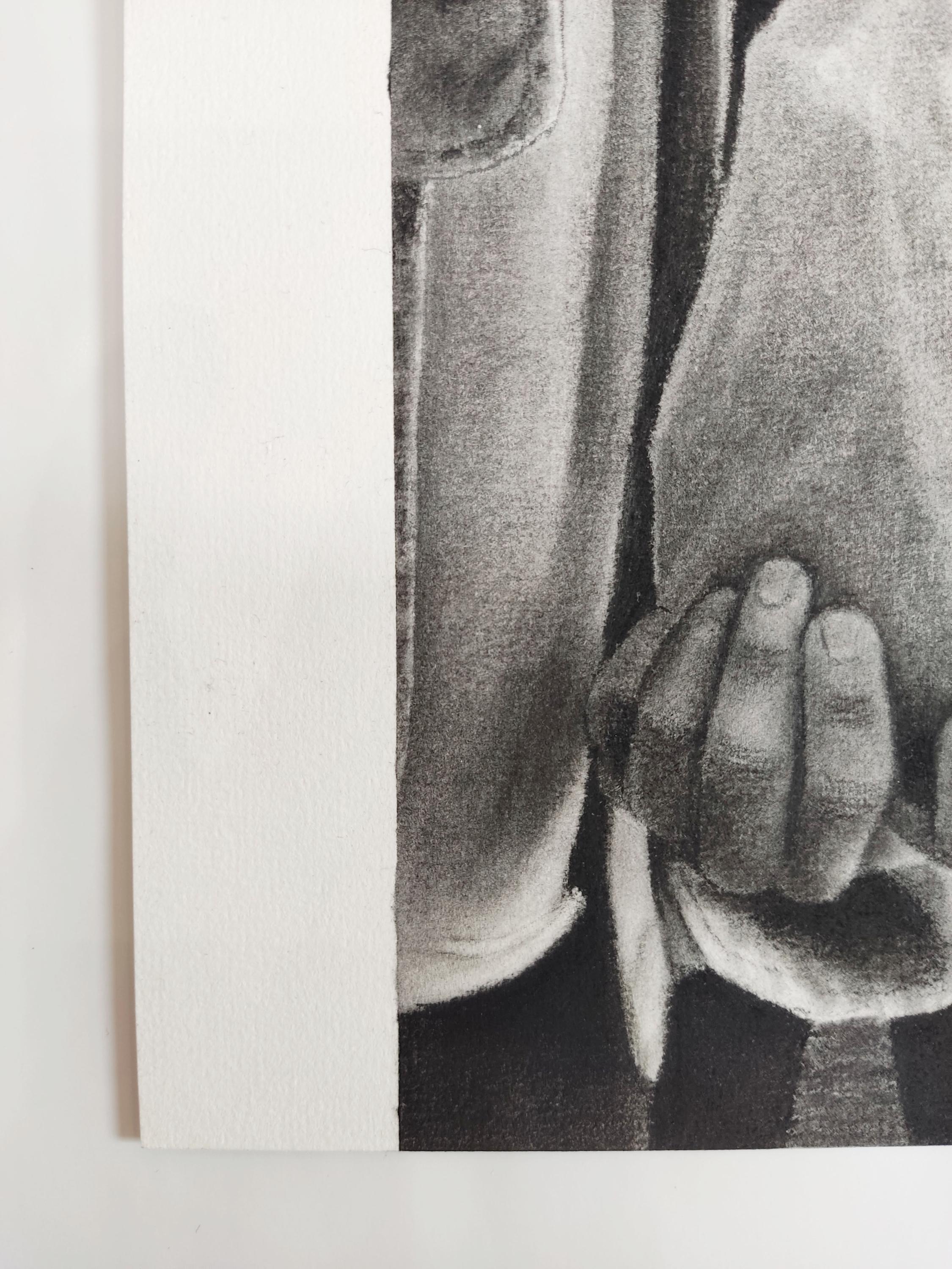 Arbeiten :  Original-Zeichnung, handgefertigtes Kunstwerk, Unikat.
Medium : Zeichenkohle auf Archivpapier 300Gsm.
Künstler : Aurélie Sicas
Thema : Sur l'ile VIII (Reihe - Französischer Titel)
Signatur : Das Werk ist verso signiert, betitelt und