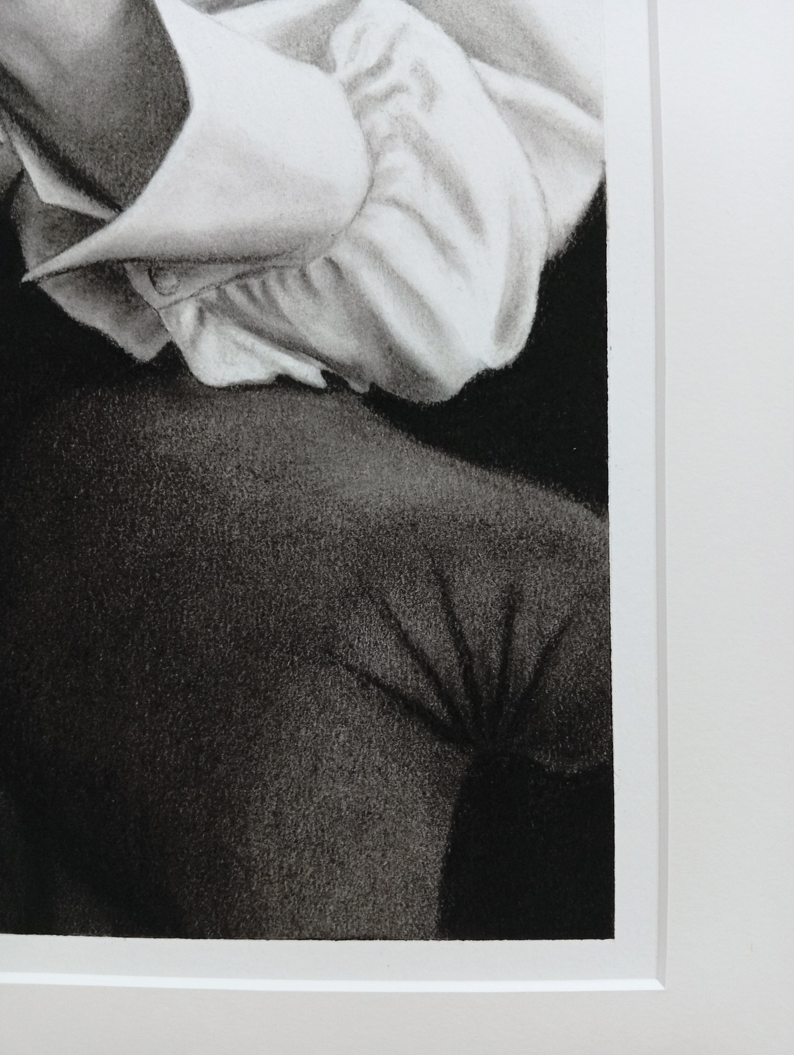 Après la pose mon cœur bat, Figurative Kohlezeichnung, Intime Szene (Zeitgenössisch), Art, von Aurélie Sicas